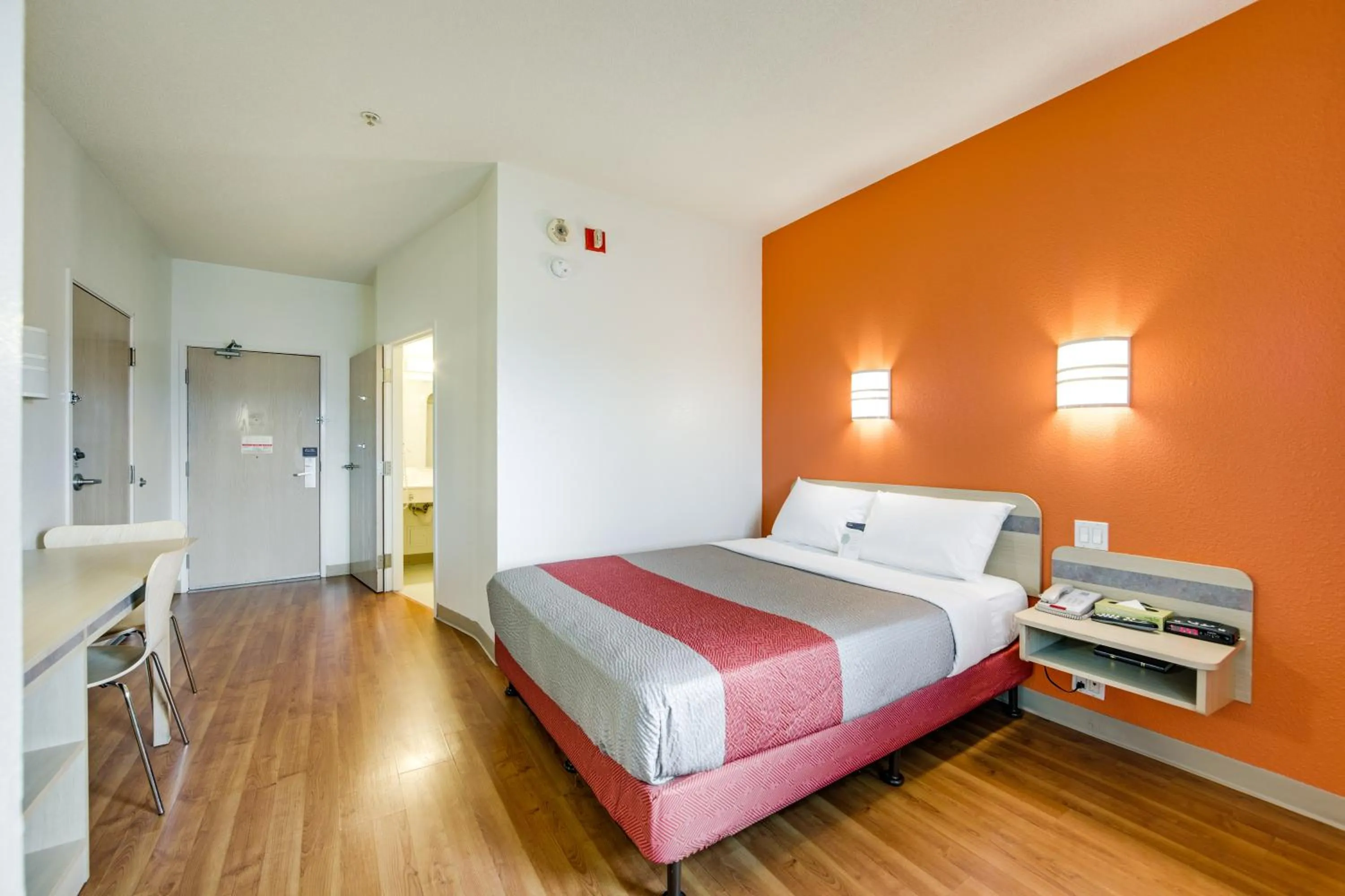 Bedroom in Motel 6-Brampton, ON - Toronto