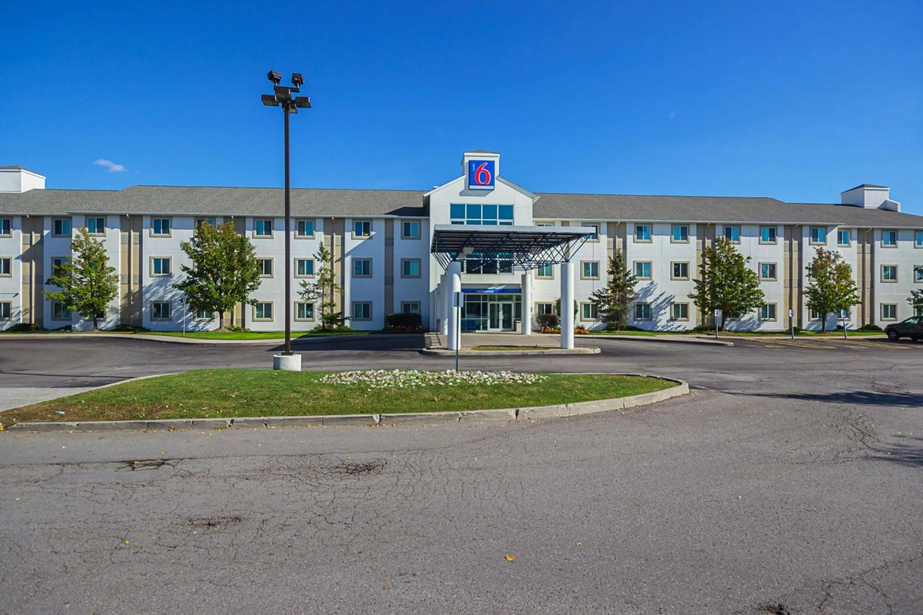 Property building in Motel 6-Whitby, ON - Toronto East