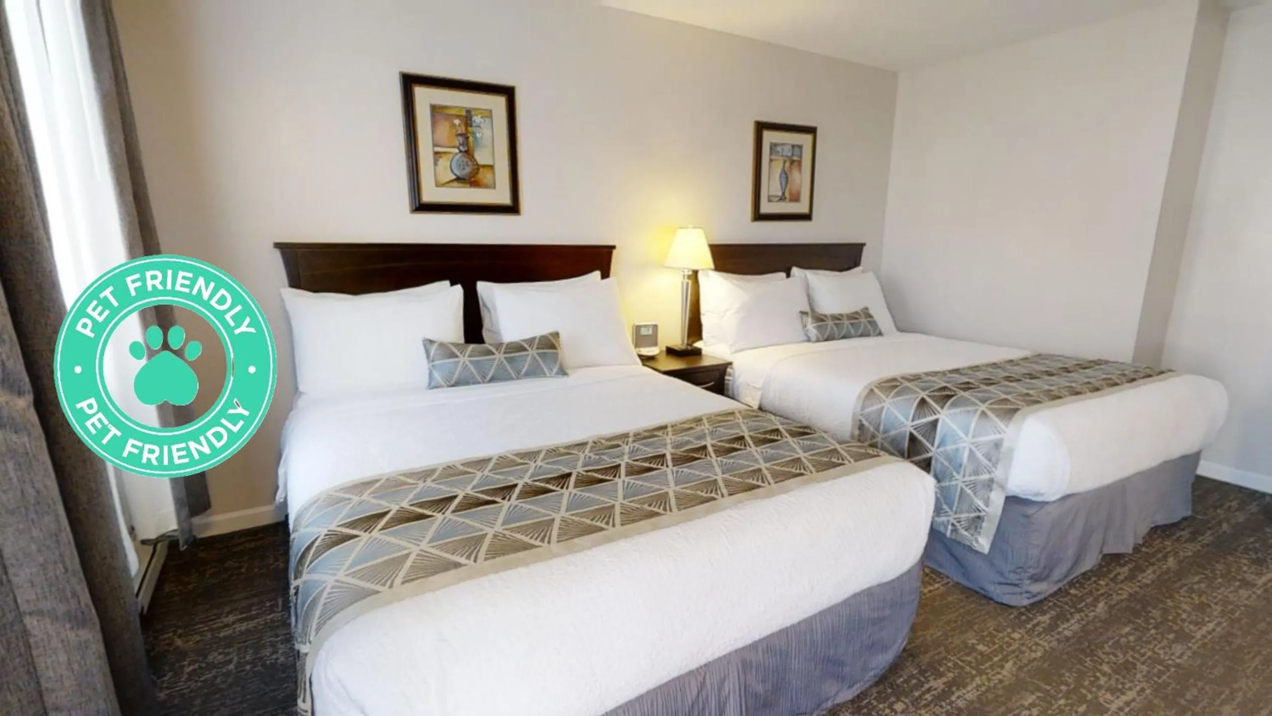Photo of the whole room, Bed in Dilworth Inn Kelowna