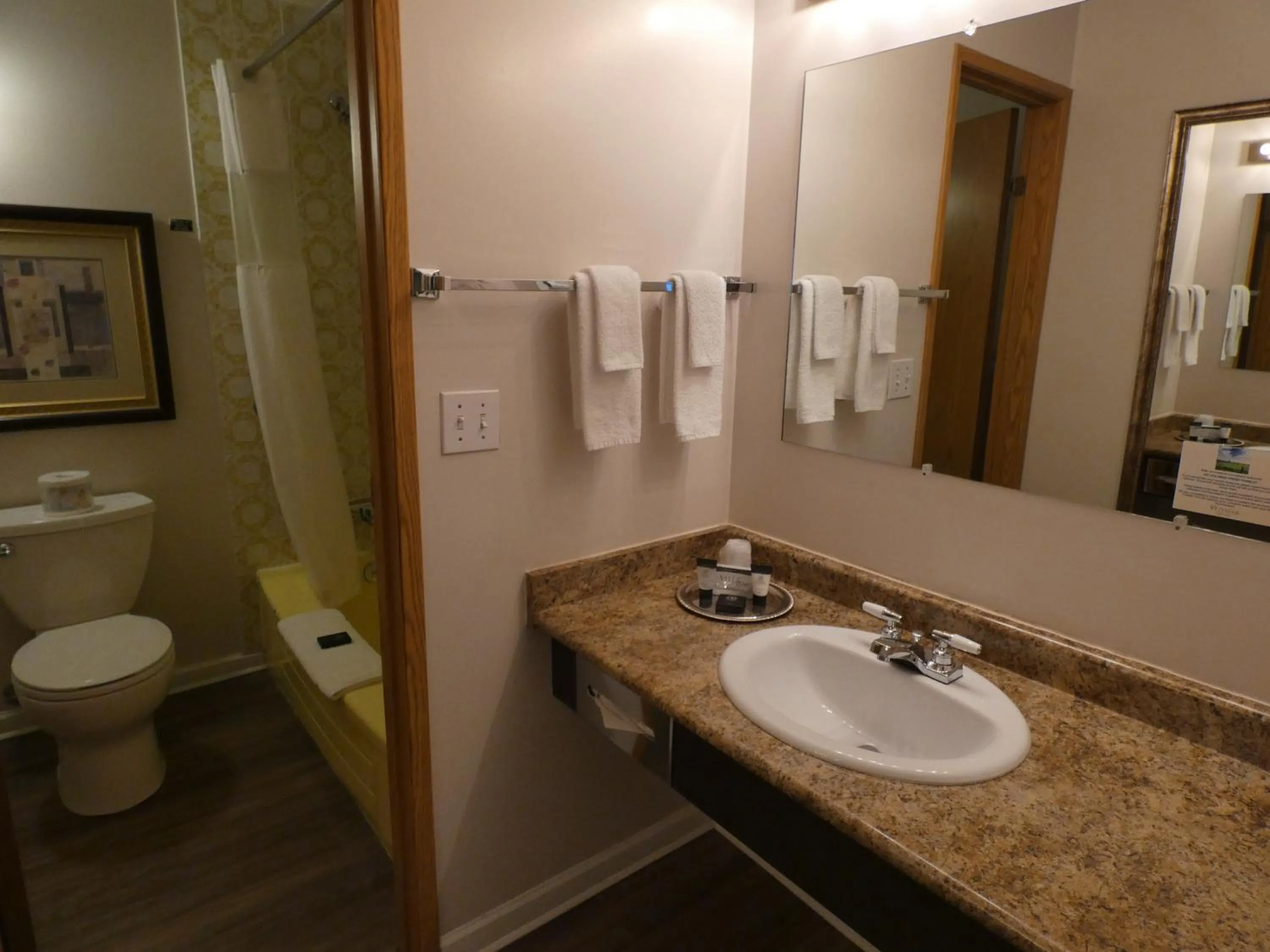 Bathroom in Dilworth Inn Kelowna