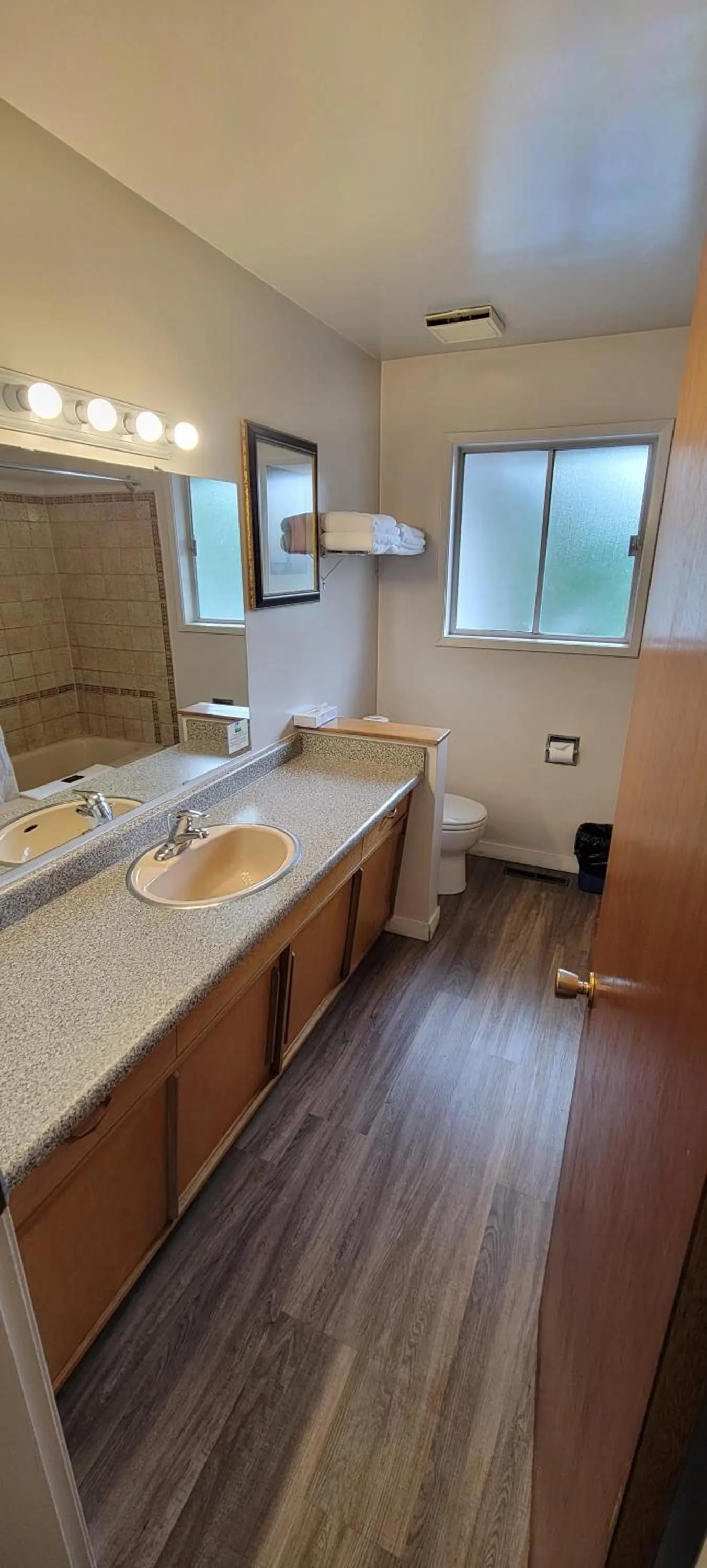 Bathroom in Recreation Inn and Suites Kelowna