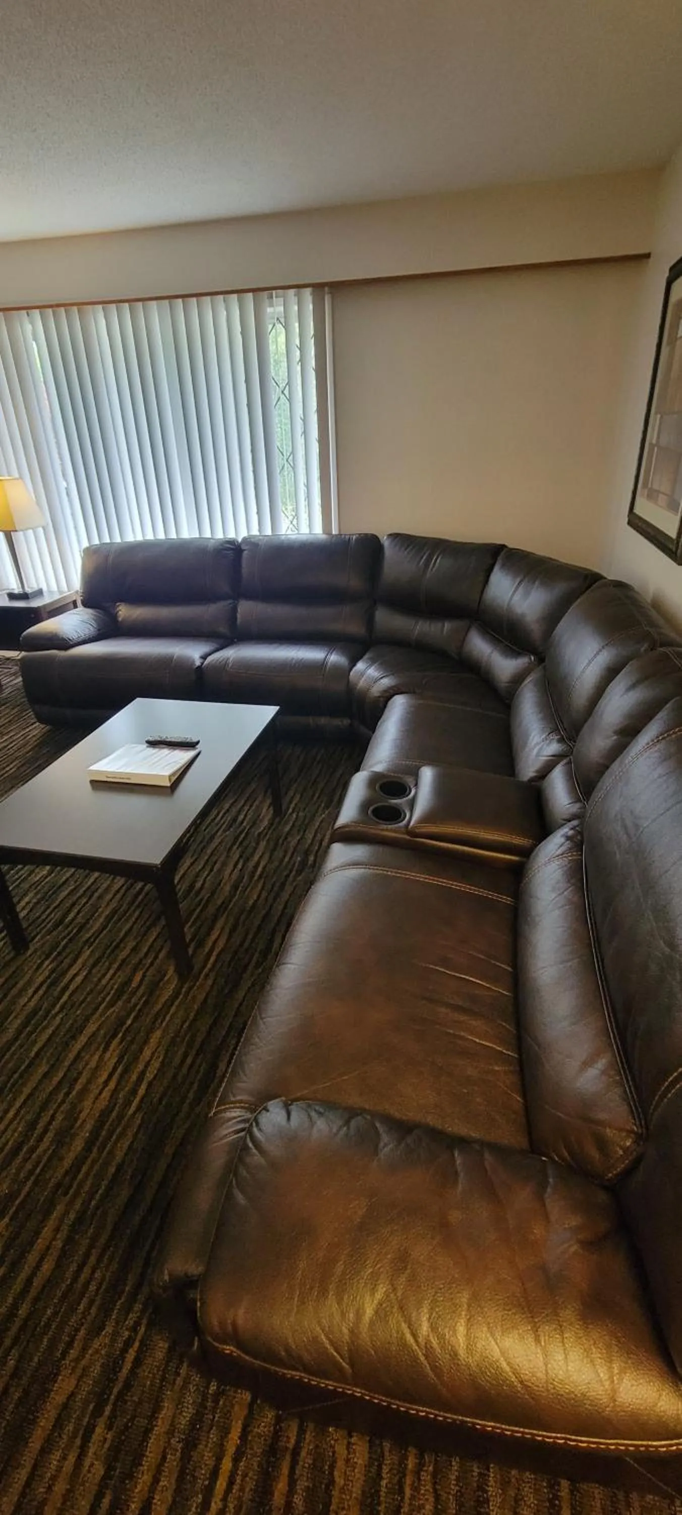 Living room in Recreation Inn and Suites Kelowna