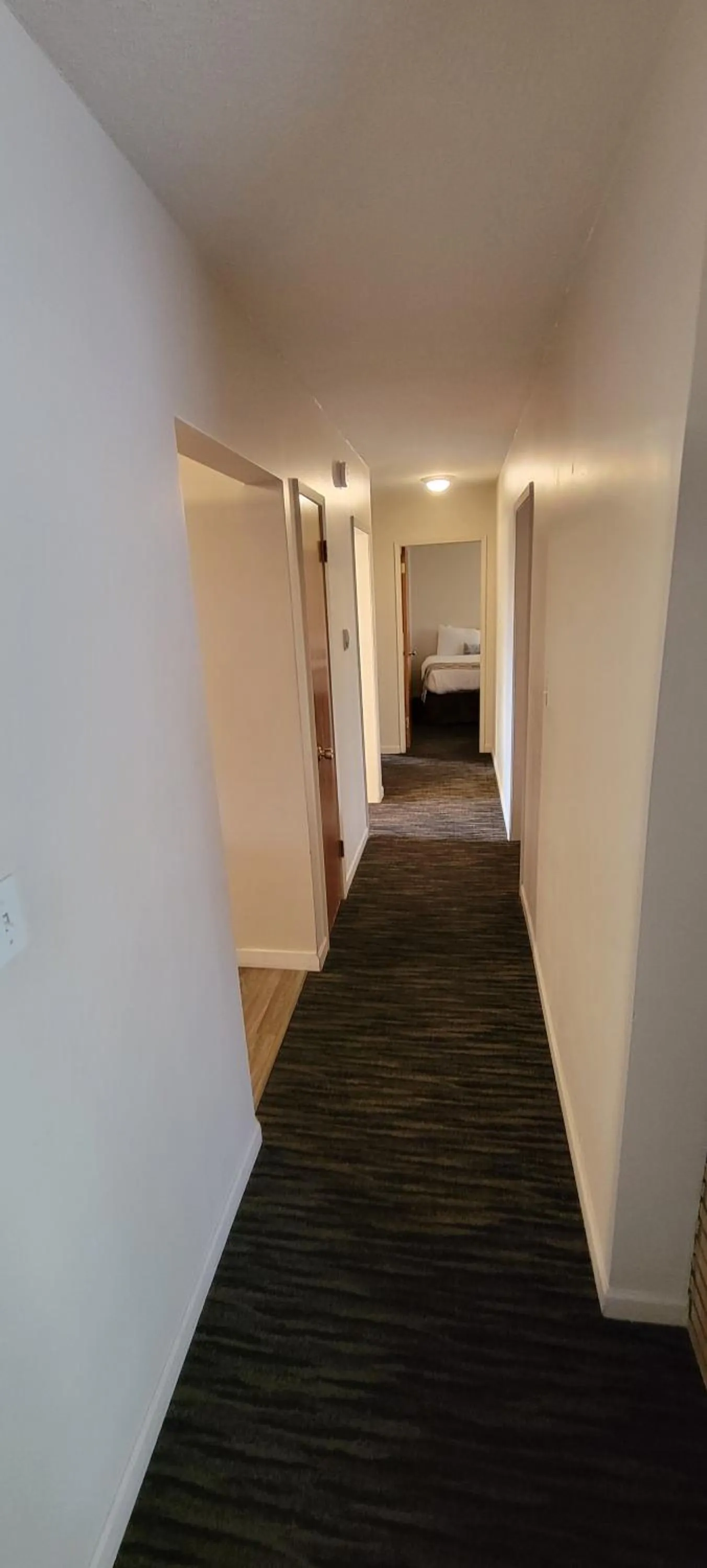 Bedroom in Recreation Inn and Suites Kelowna