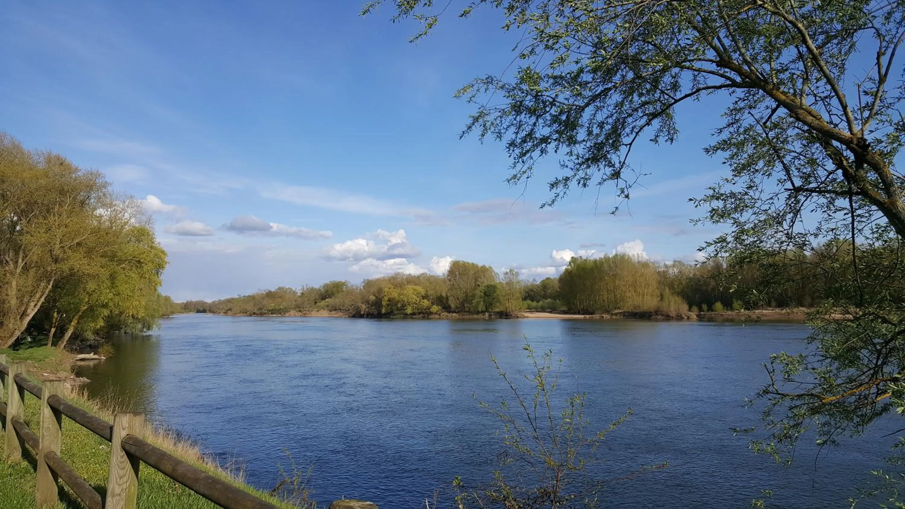 Hiking in Les Troglos de la Tufolière