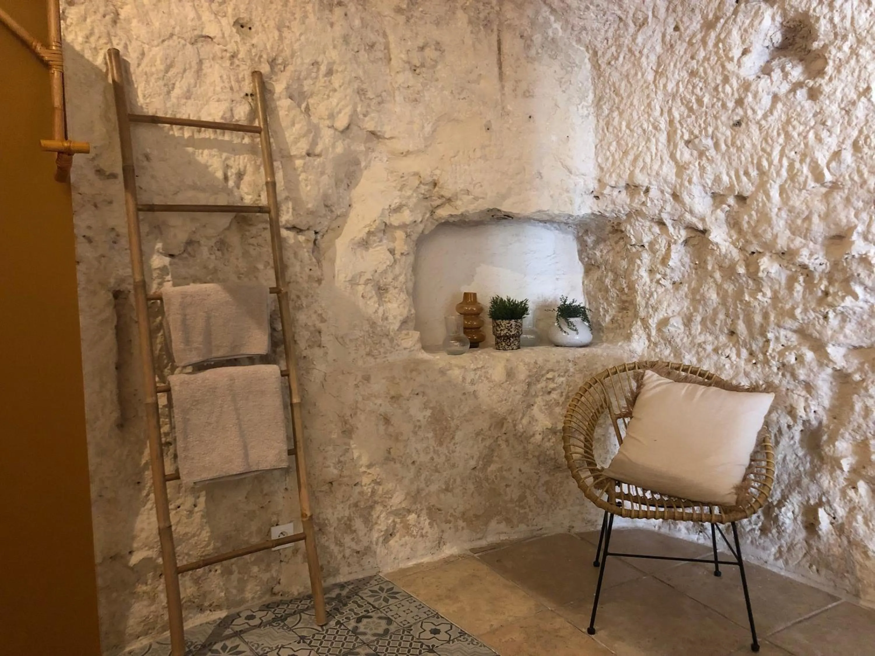 Les Troglos de la Tufolière