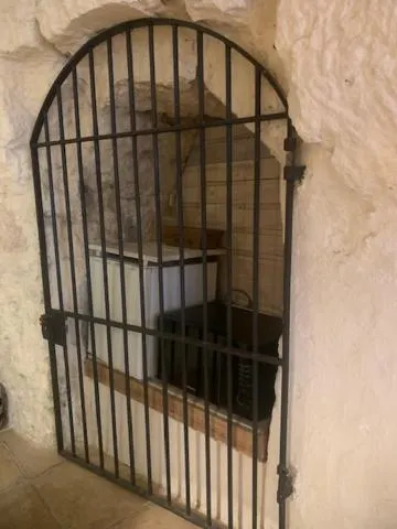 Les Troglos de la Tufolière