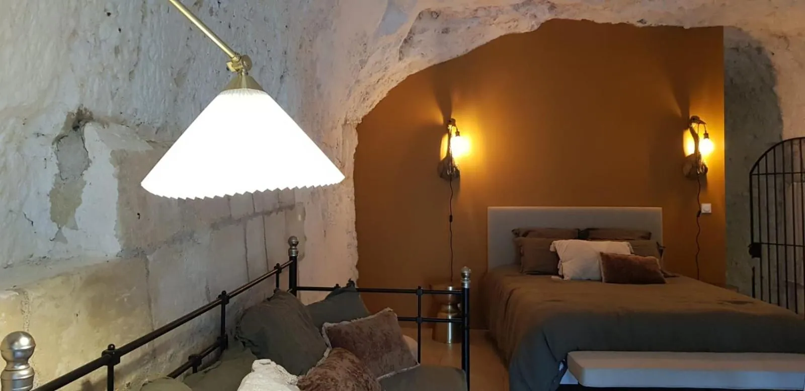 Les Troglos de la Tufolière