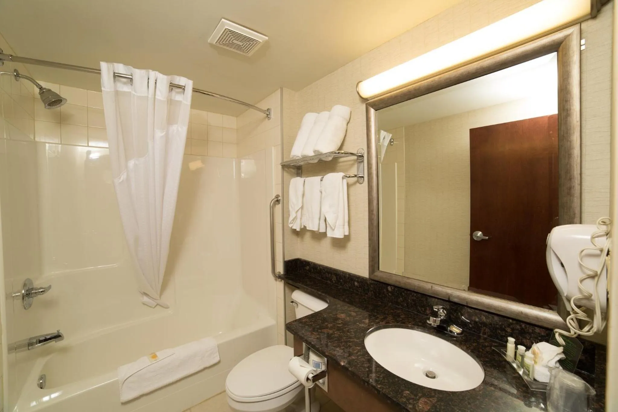 Standard Queen Room with Two Queen Beds in Holiday Inn & Suites Lloydminster by IHG