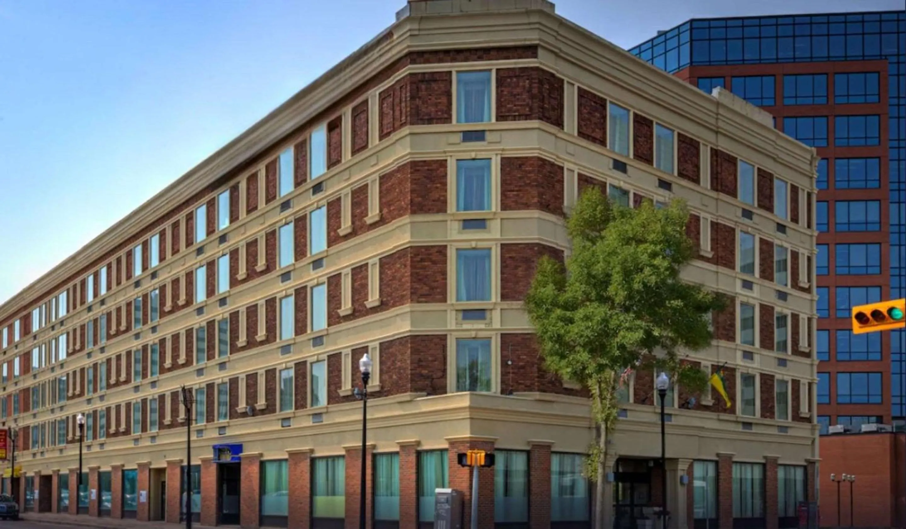 Property building in Quality Inn & Suites Regina Downtown