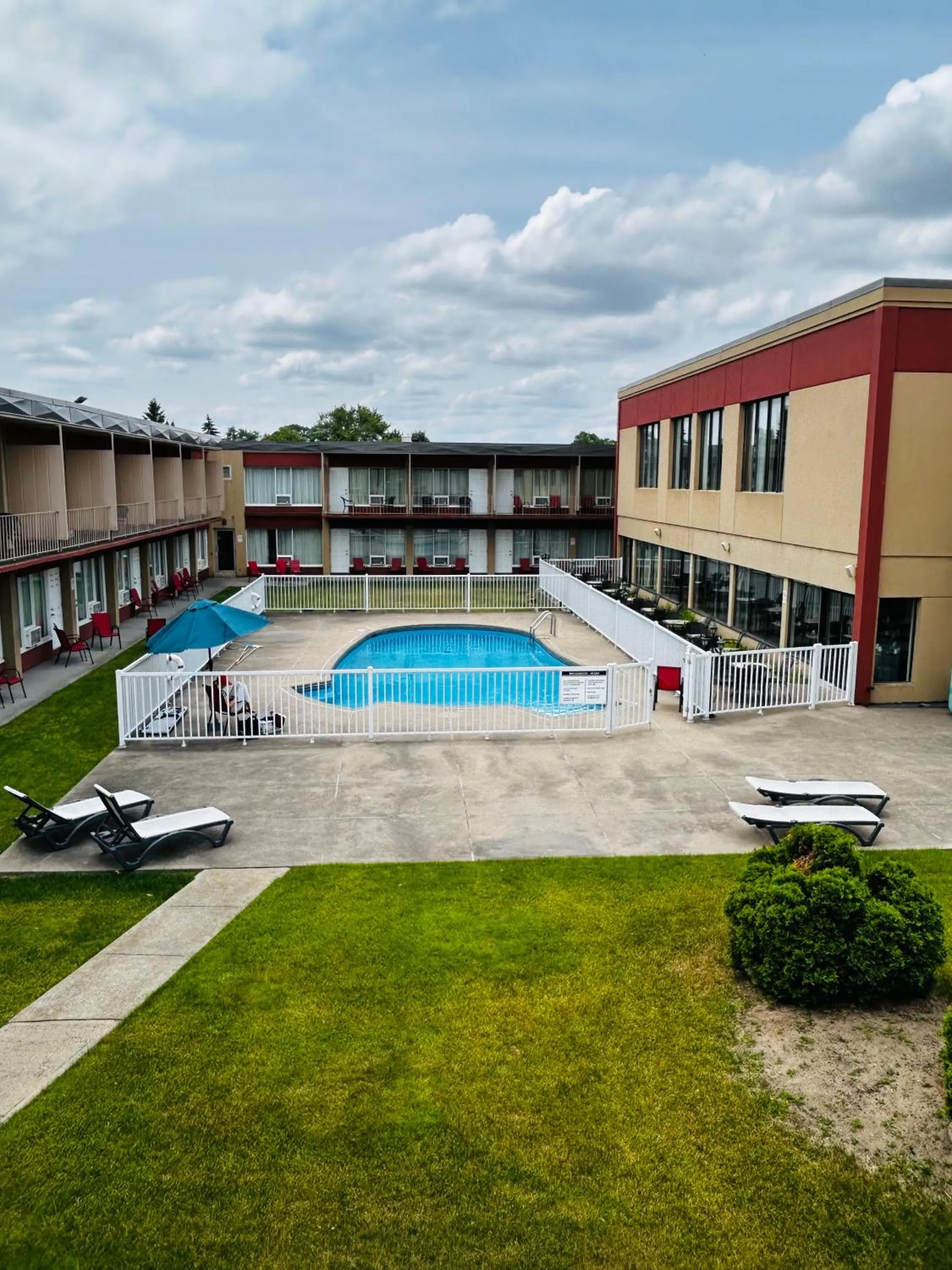 Garden in Auberge Royal Versailles