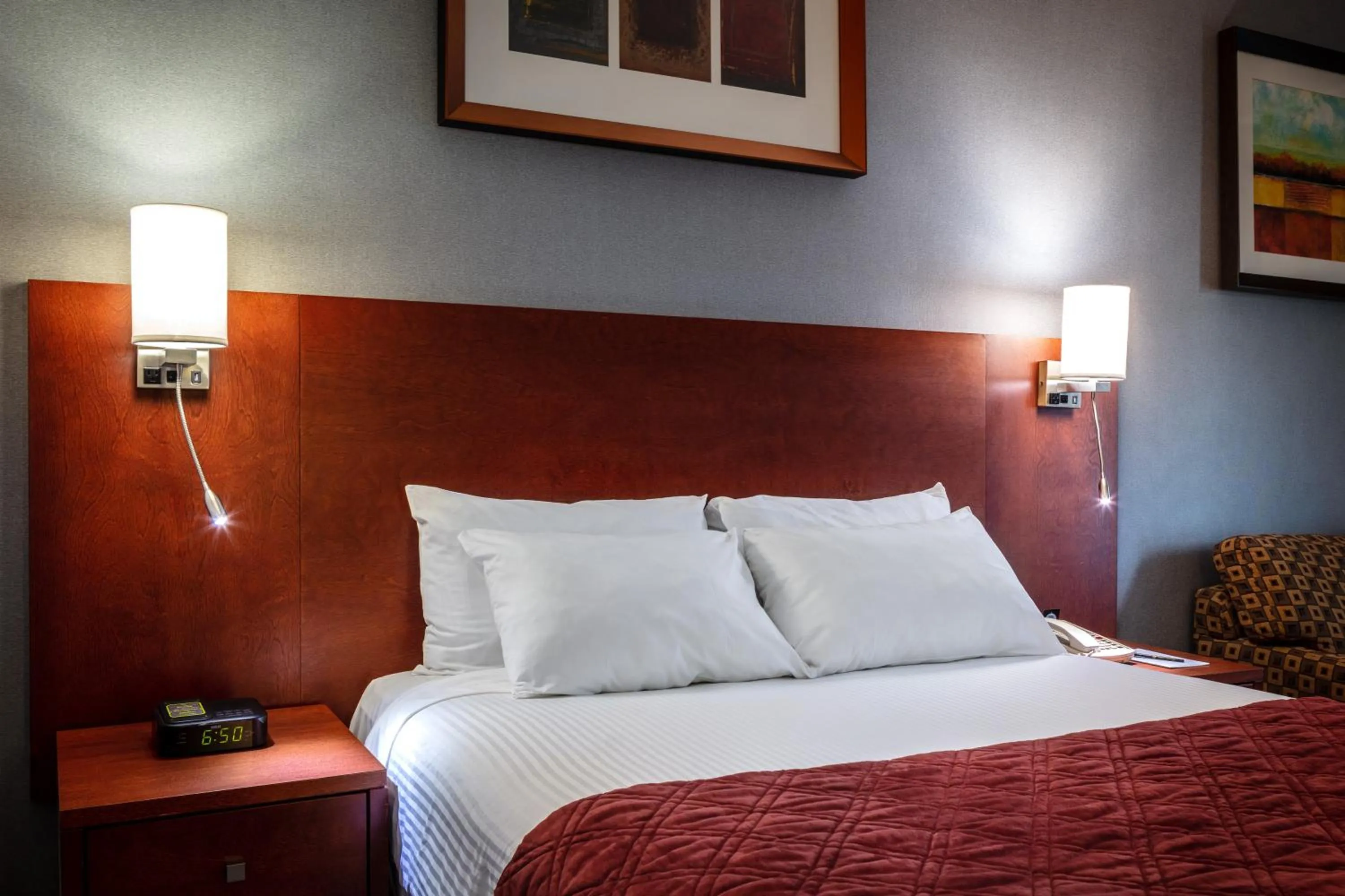 Bed in Auberge Royal Versailles