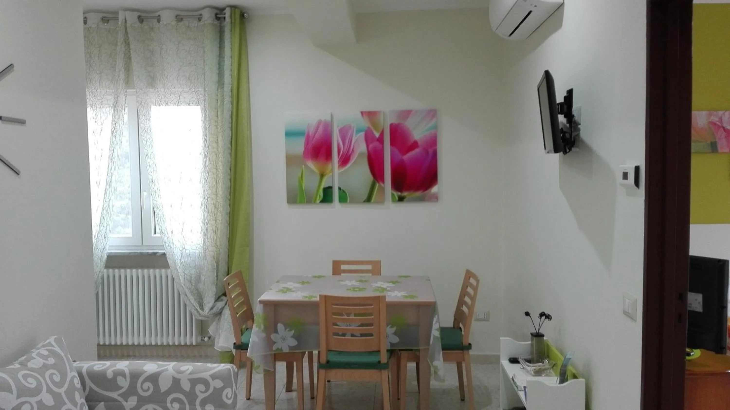 Two-Bedroom House in Il Tulipano