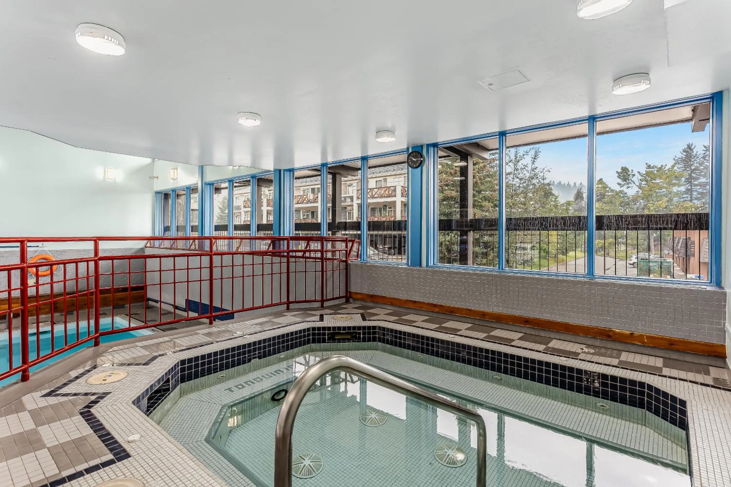 Hot Tub in Tonquin Inn
