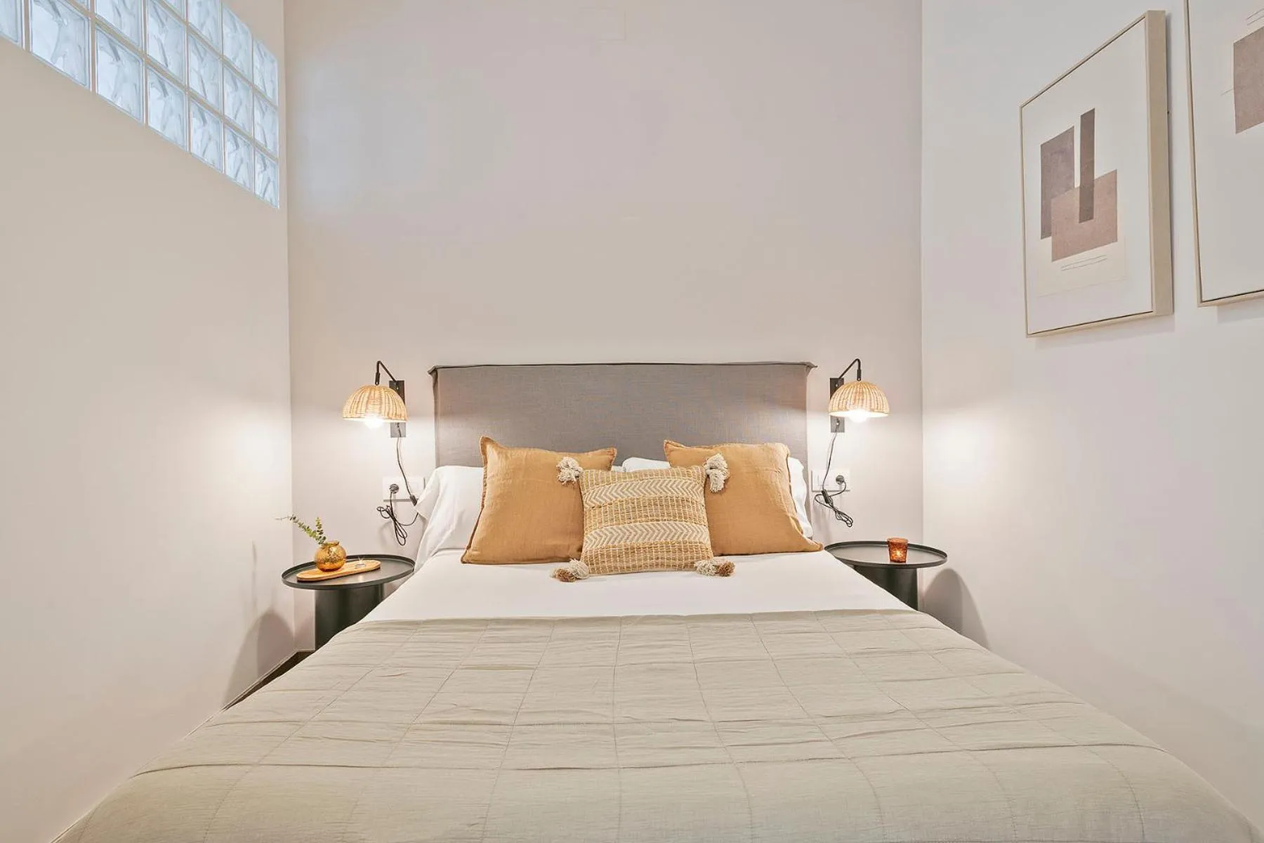 Bedroom, Bed in Citytrip Palau de la Música