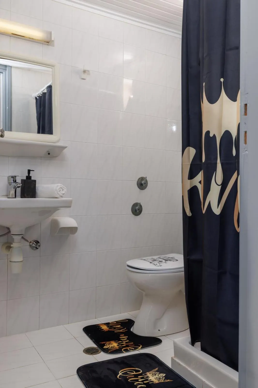 Bathroom in Kings Hersonissos Hotel