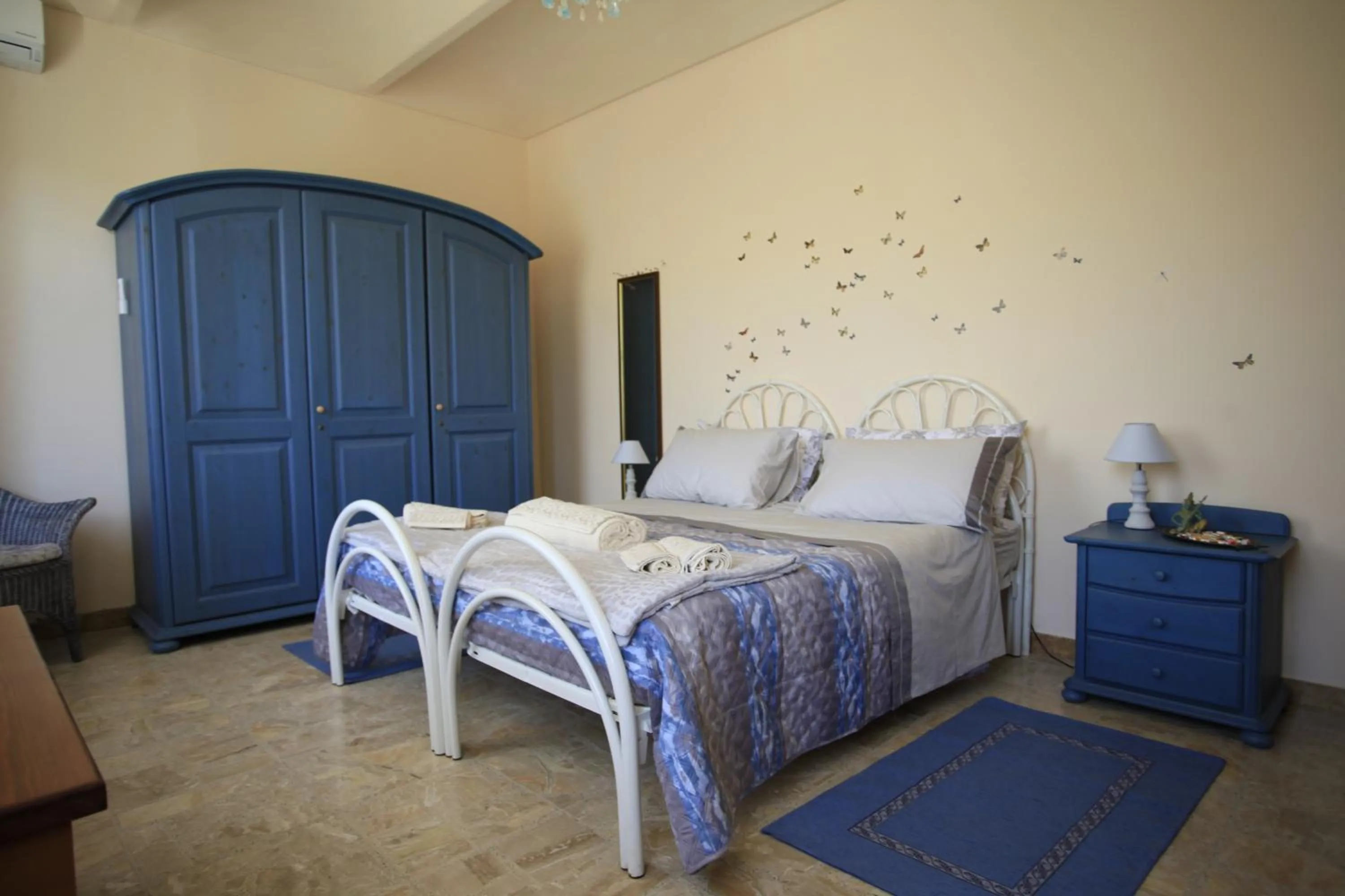 Photo of the whole room, Bed in Al Canei B&B