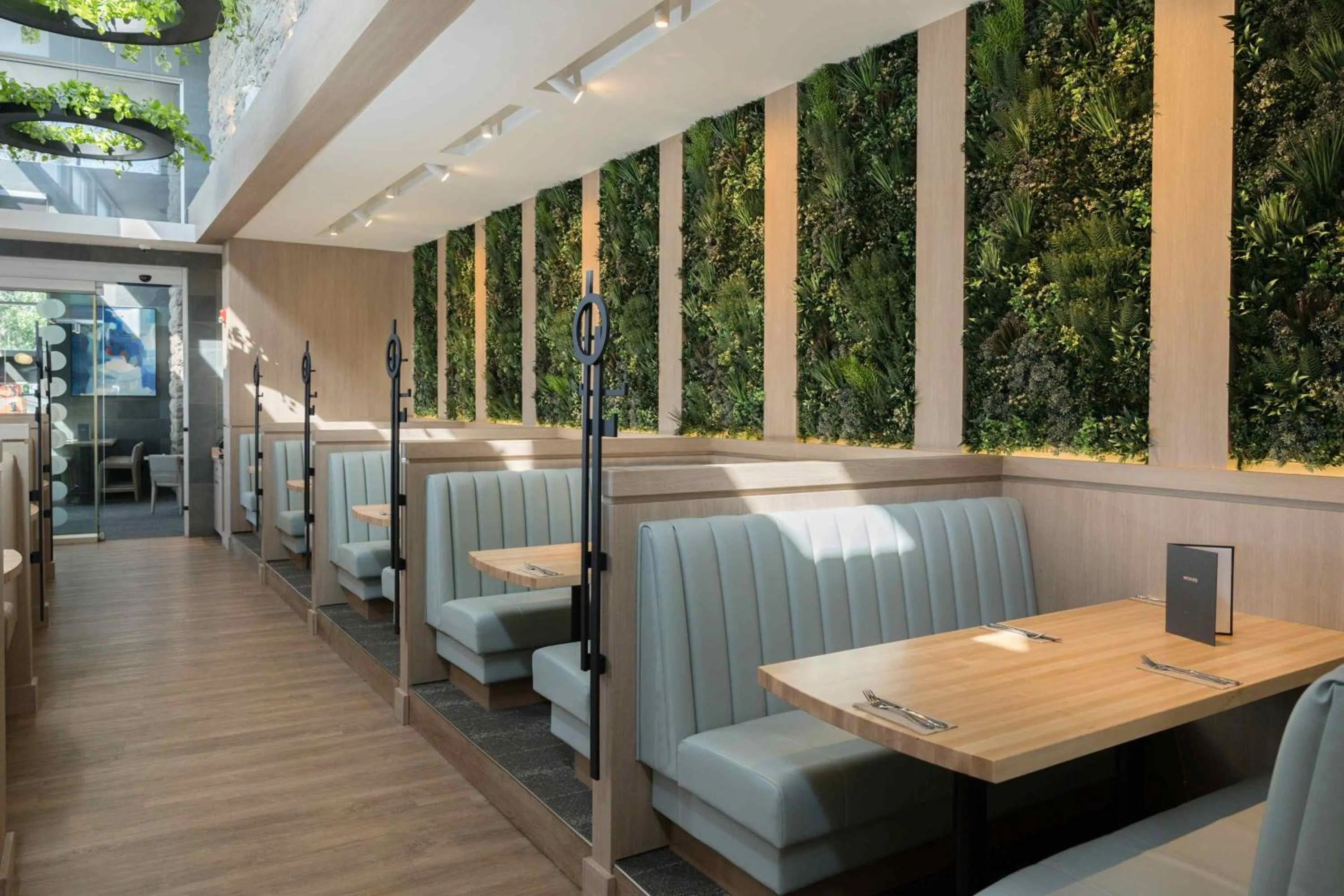 Restaurant/places to eat in Sandman Hotel & Suites Regina