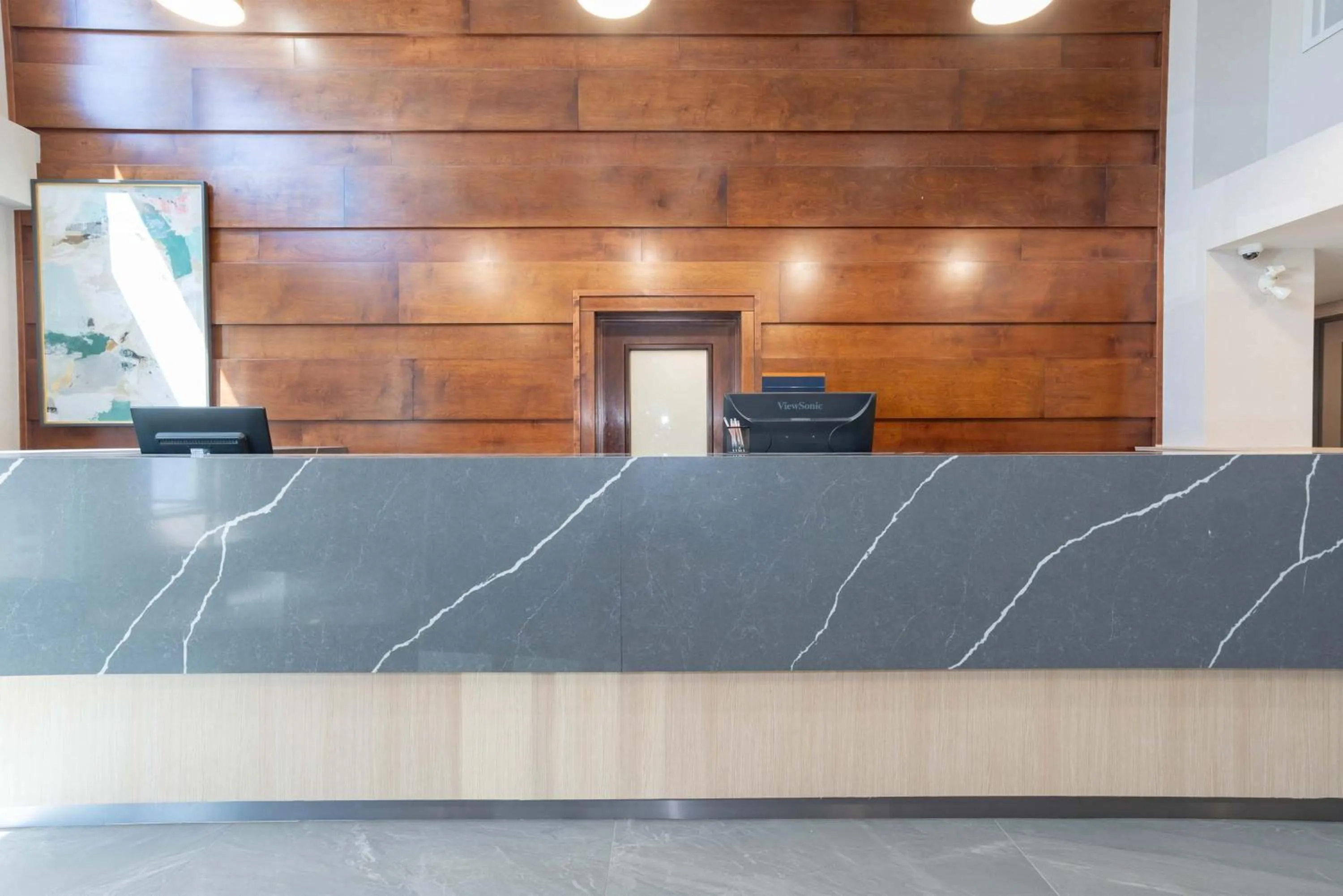 Facade/entrance in Sandman Hotel & Suites Regina