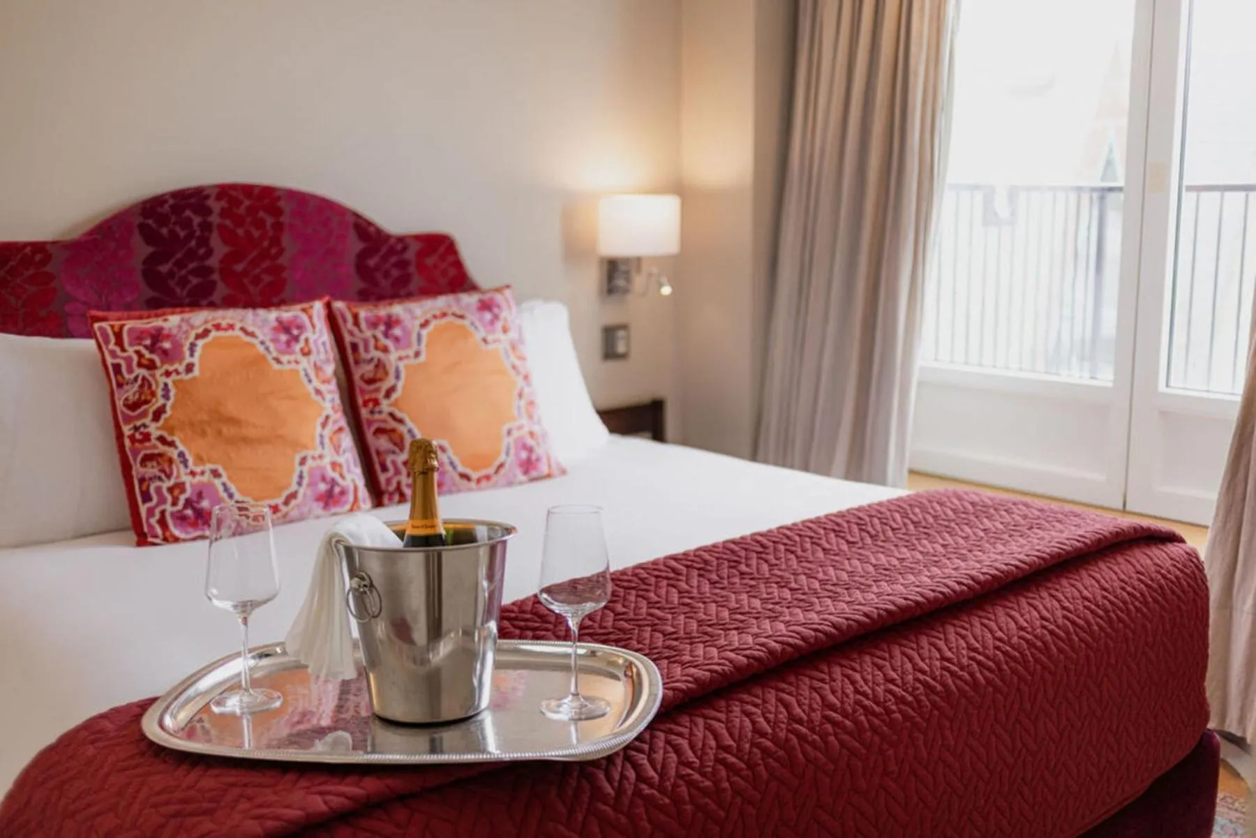 Bedroom, Bed in Auberge Saint-Antoine