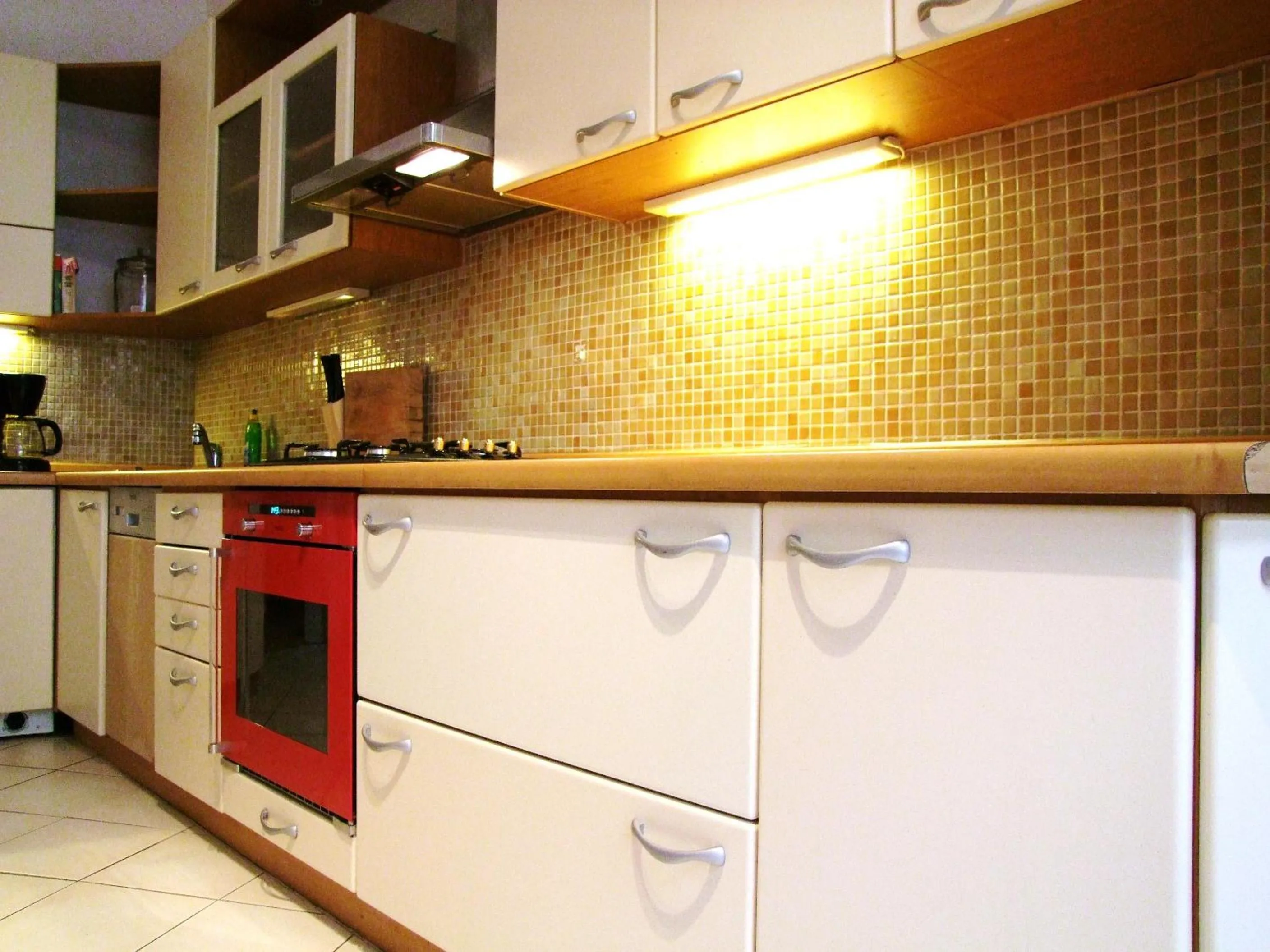 Coffee/tea facilities in Old Town Square Apartments