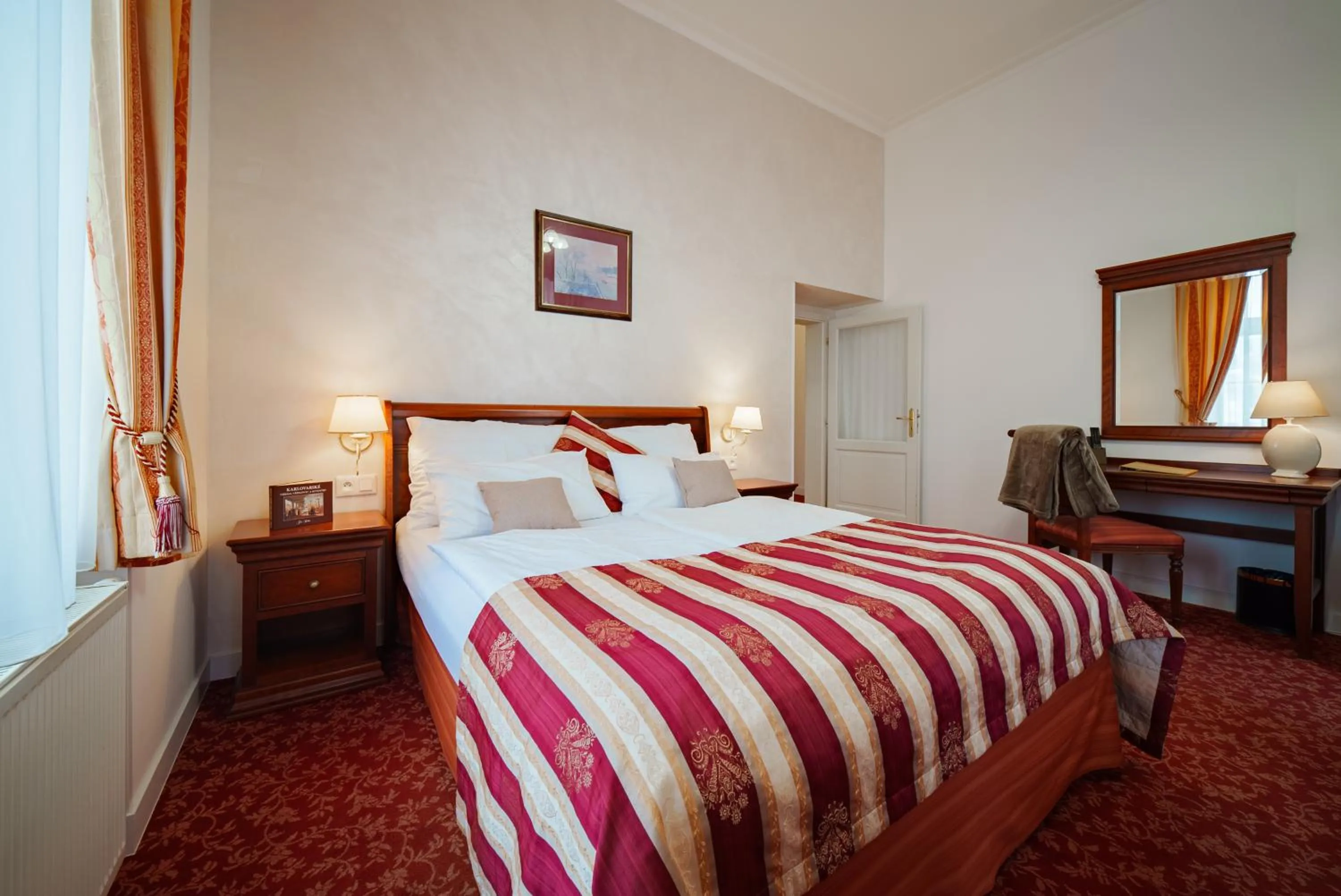 Bed in Hotel Ontario