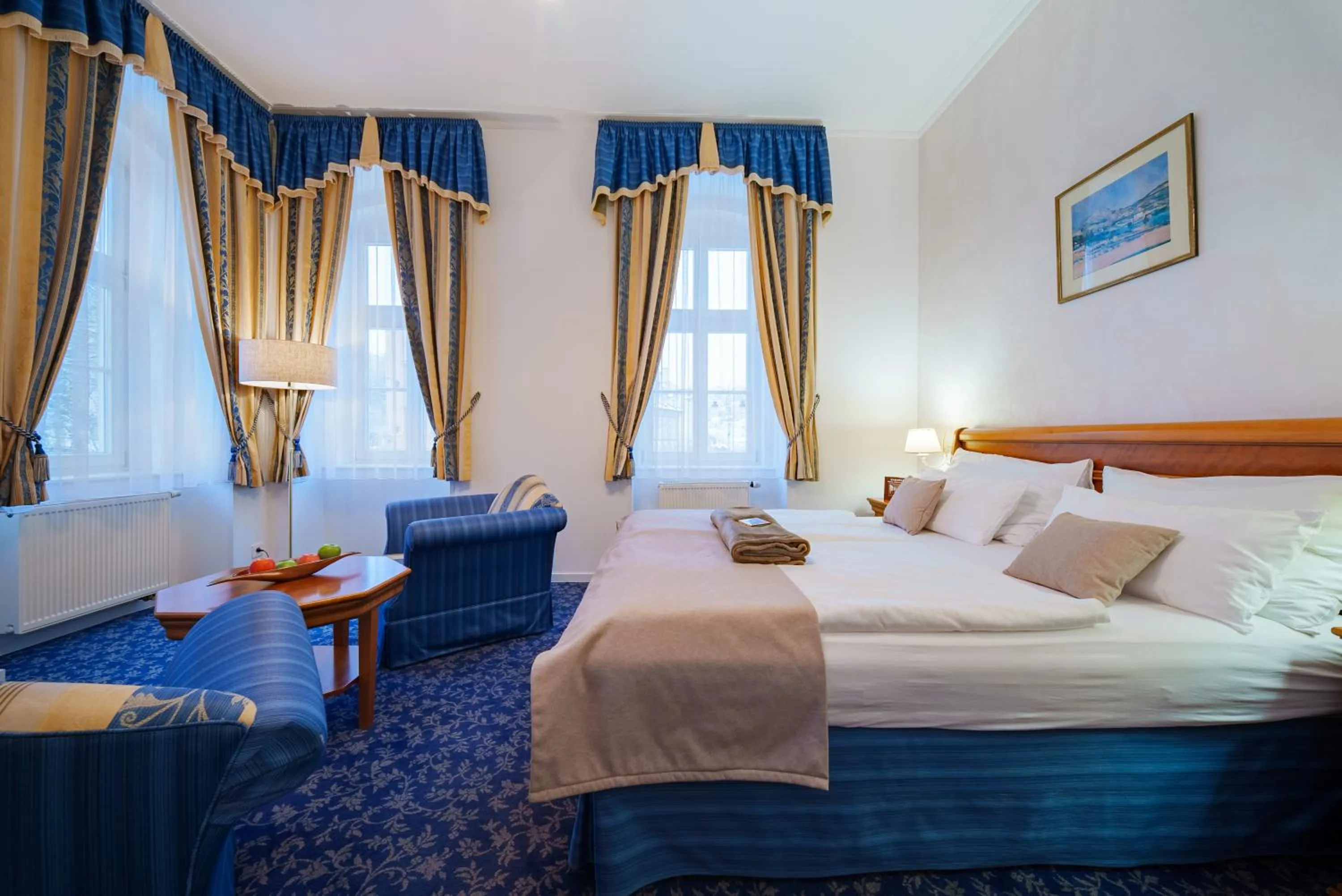 Bed in Hotel Ontario