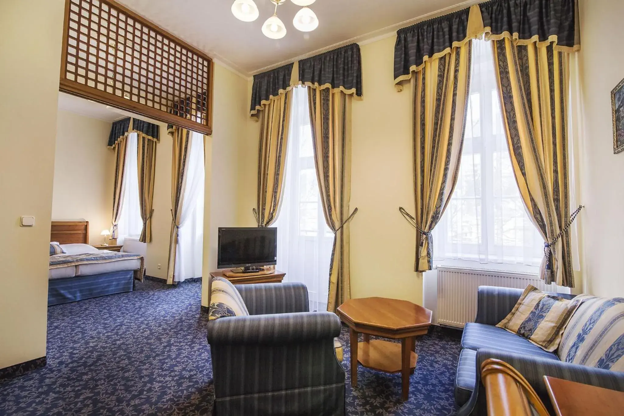 Double Room in Hotel Ontario Double Room in Hotel Ontario