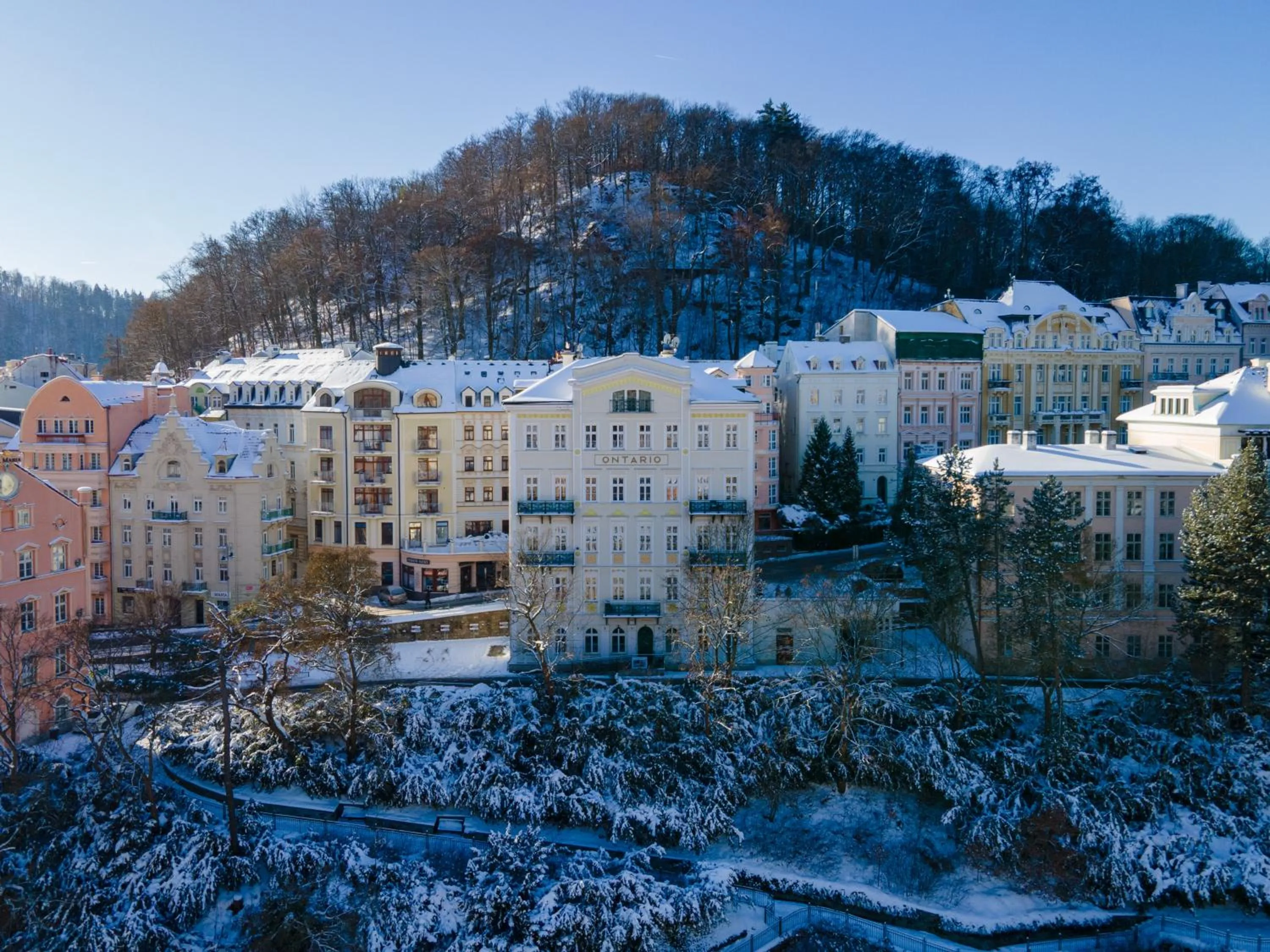 Property building in Hotel Ontario