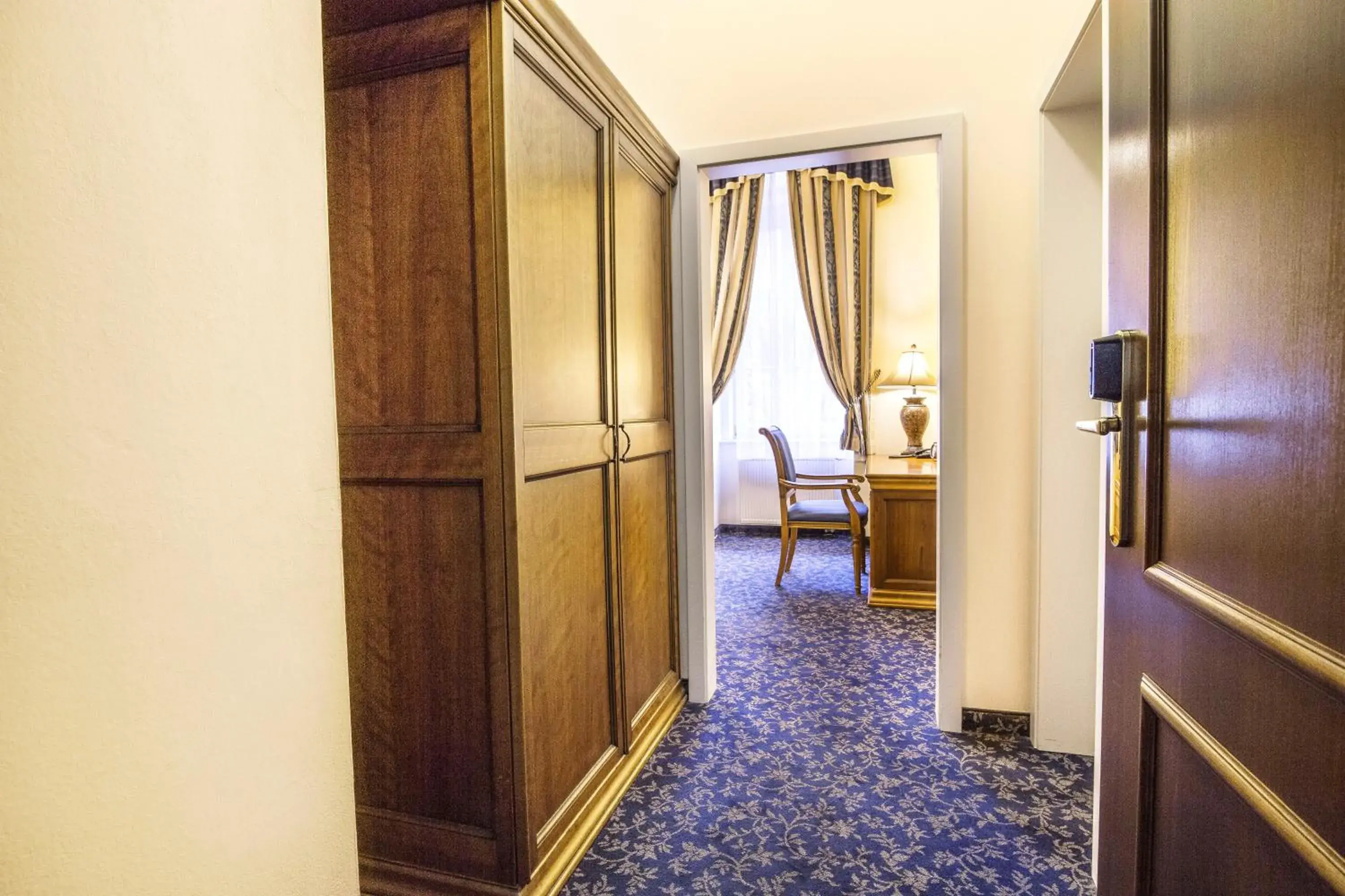 Economy Twin Room in Hotel Ontario Economy Twin Room in Hotel Ontario