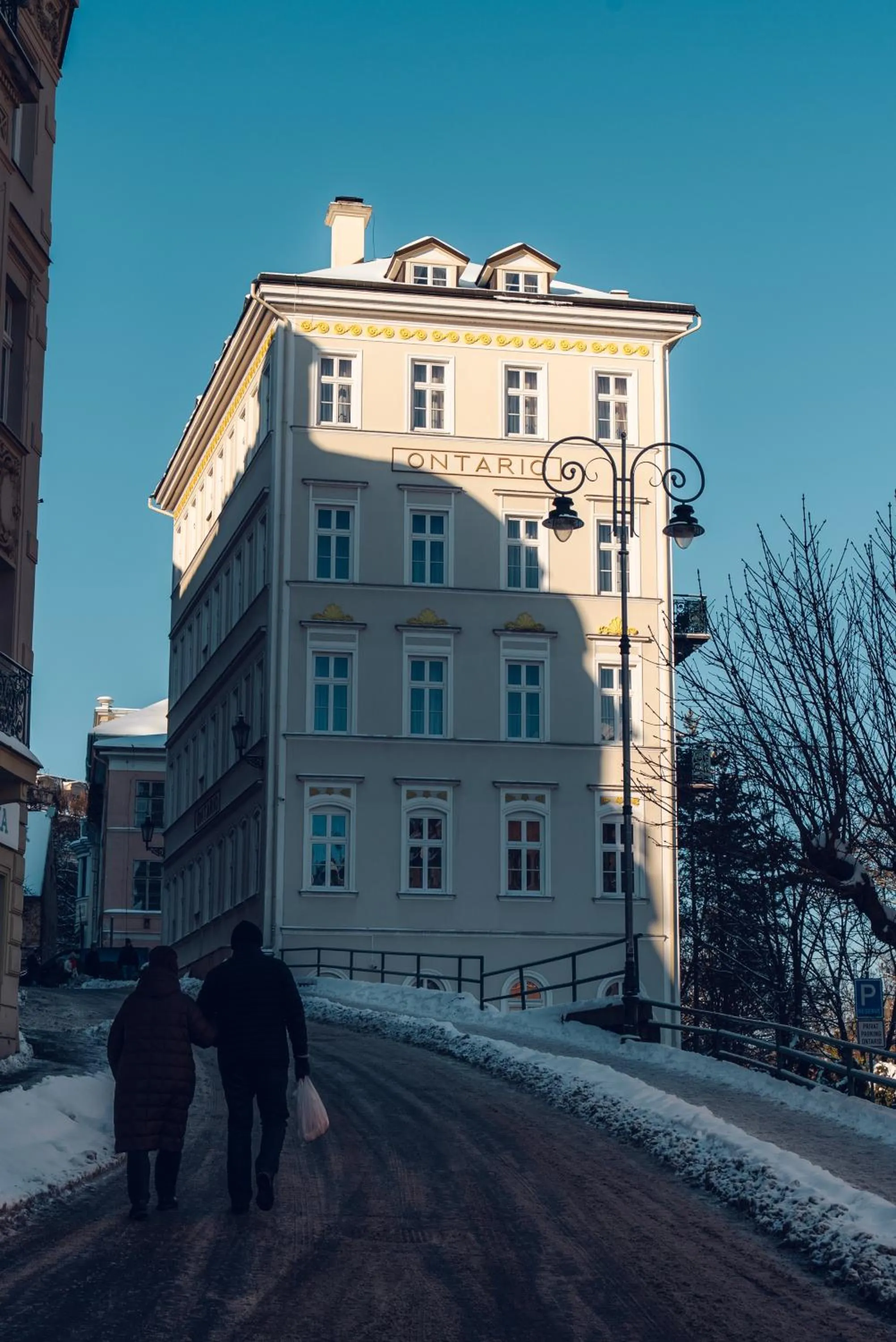 Property building in Hotel Ontario