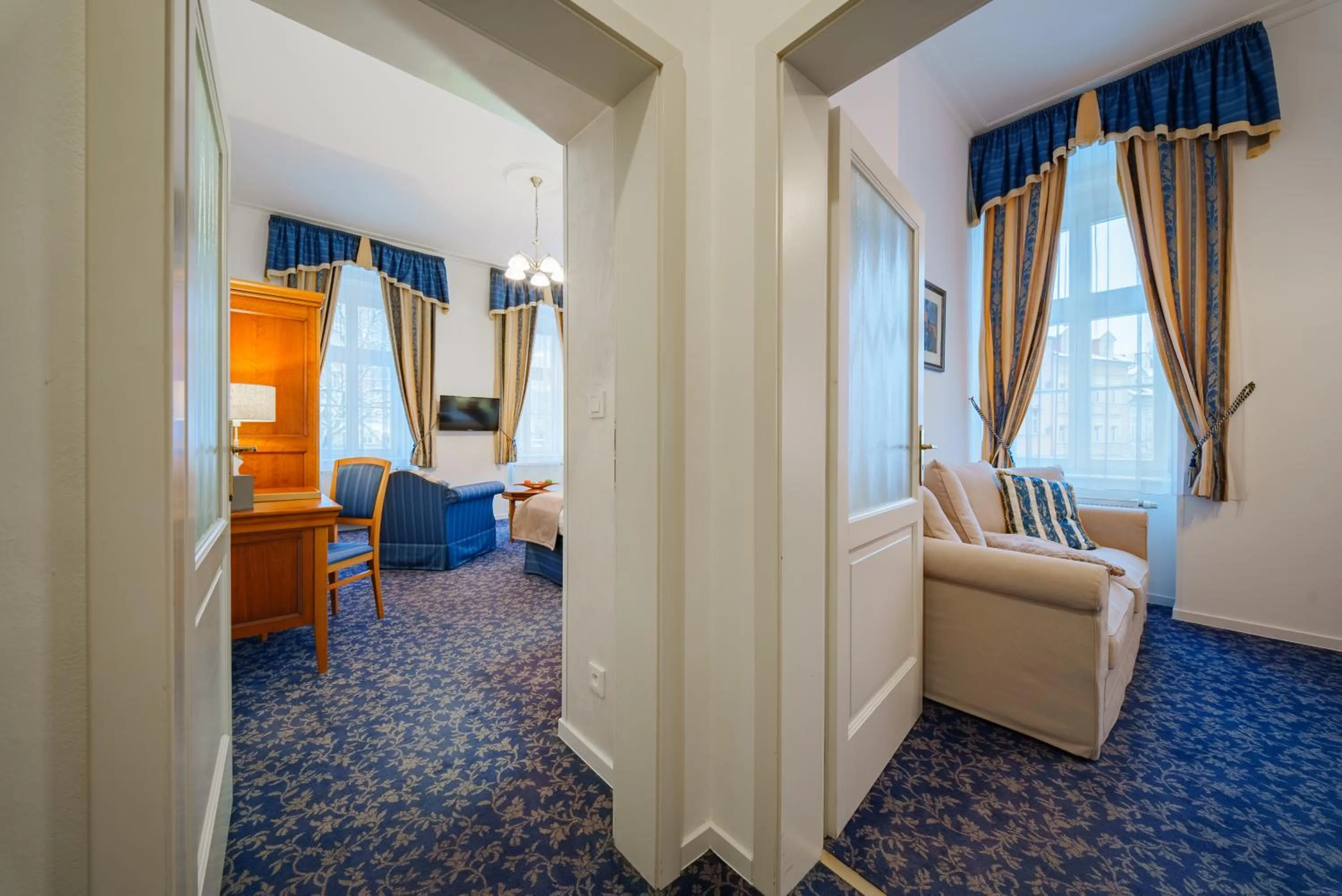 Bed in Hotel Ontario