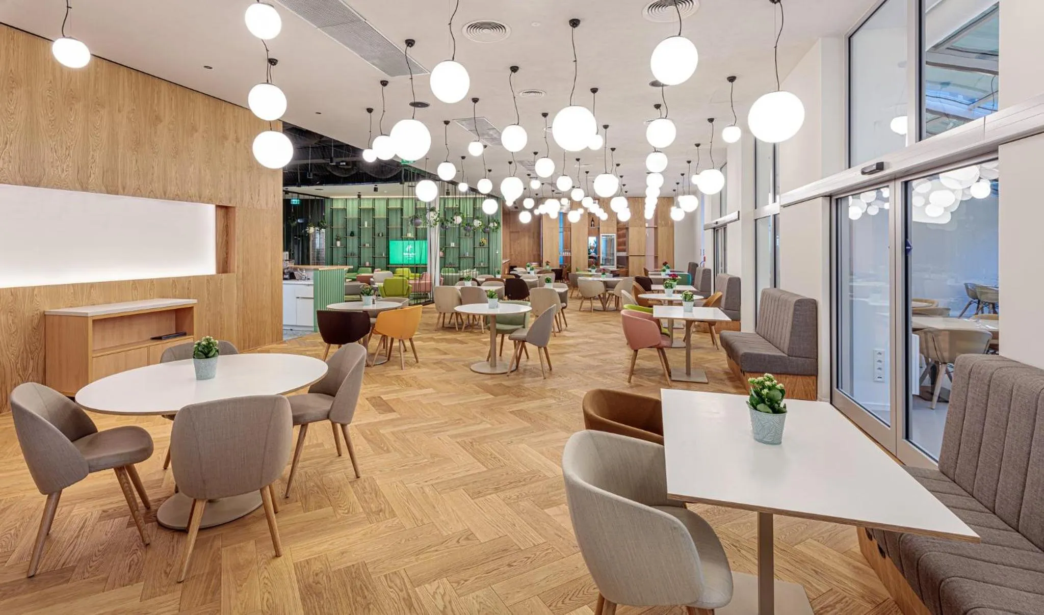 Restaurant/places to eat in Holiday Inn Prague by IHG
