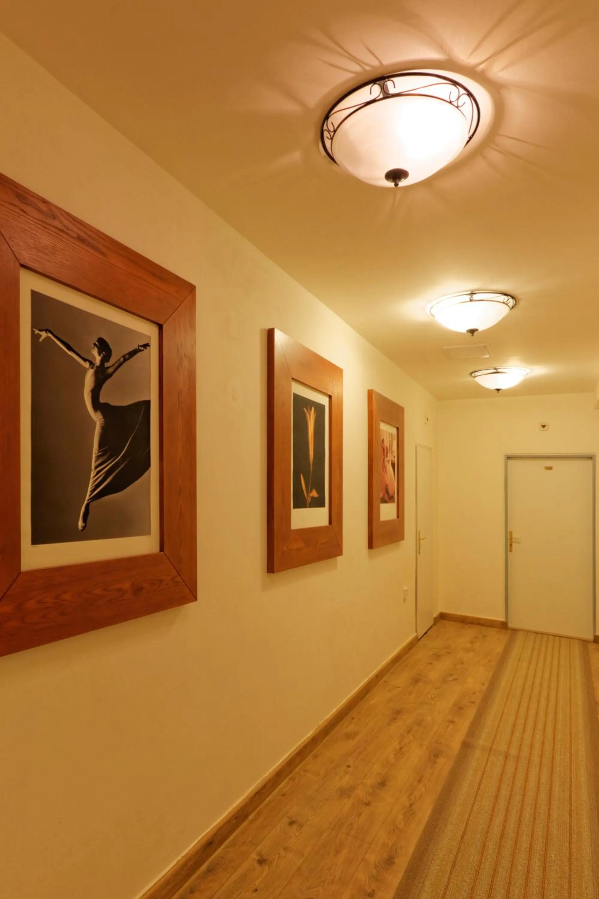 Decorative detail in Enjoy Inn