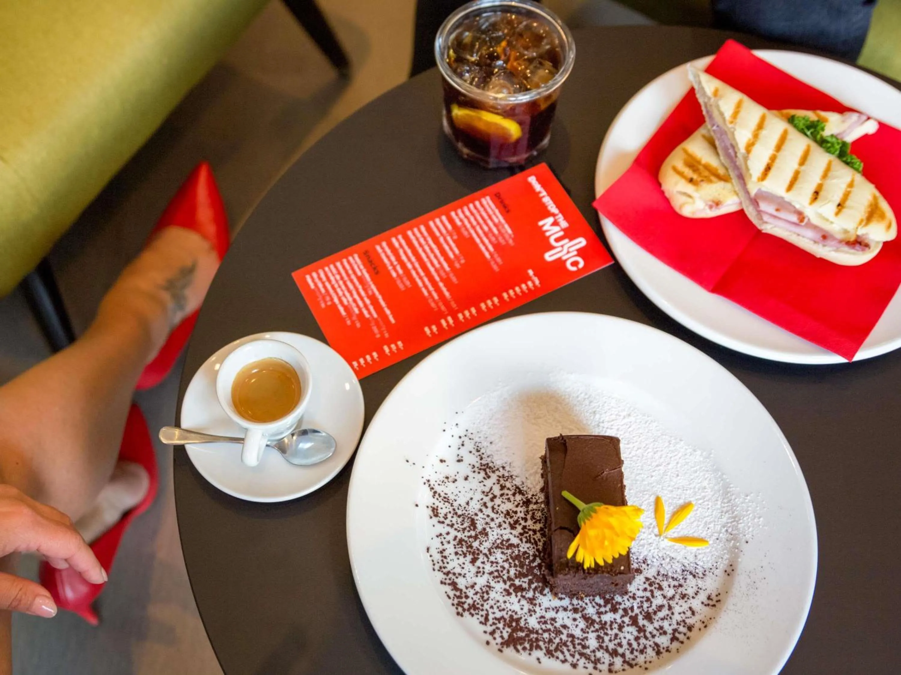 Lounge or bar in Ibis Hotel Plzeň