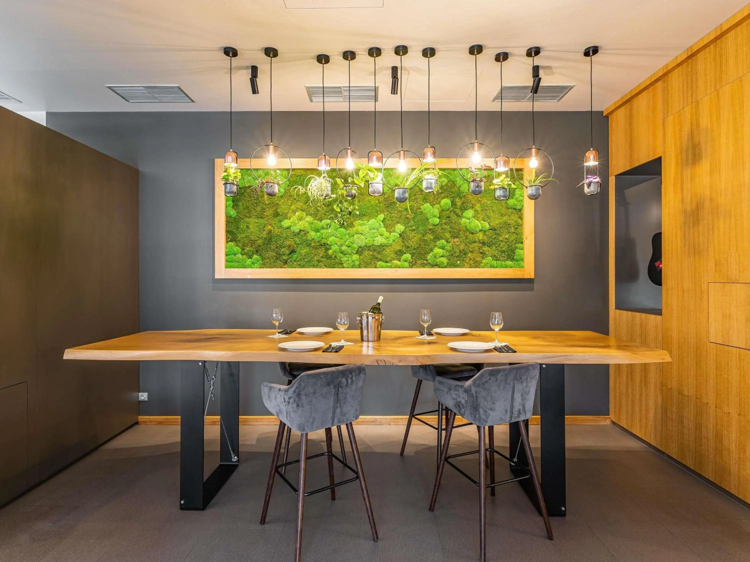 Restaurant/places to eat in Ibis Hotel Plzeň