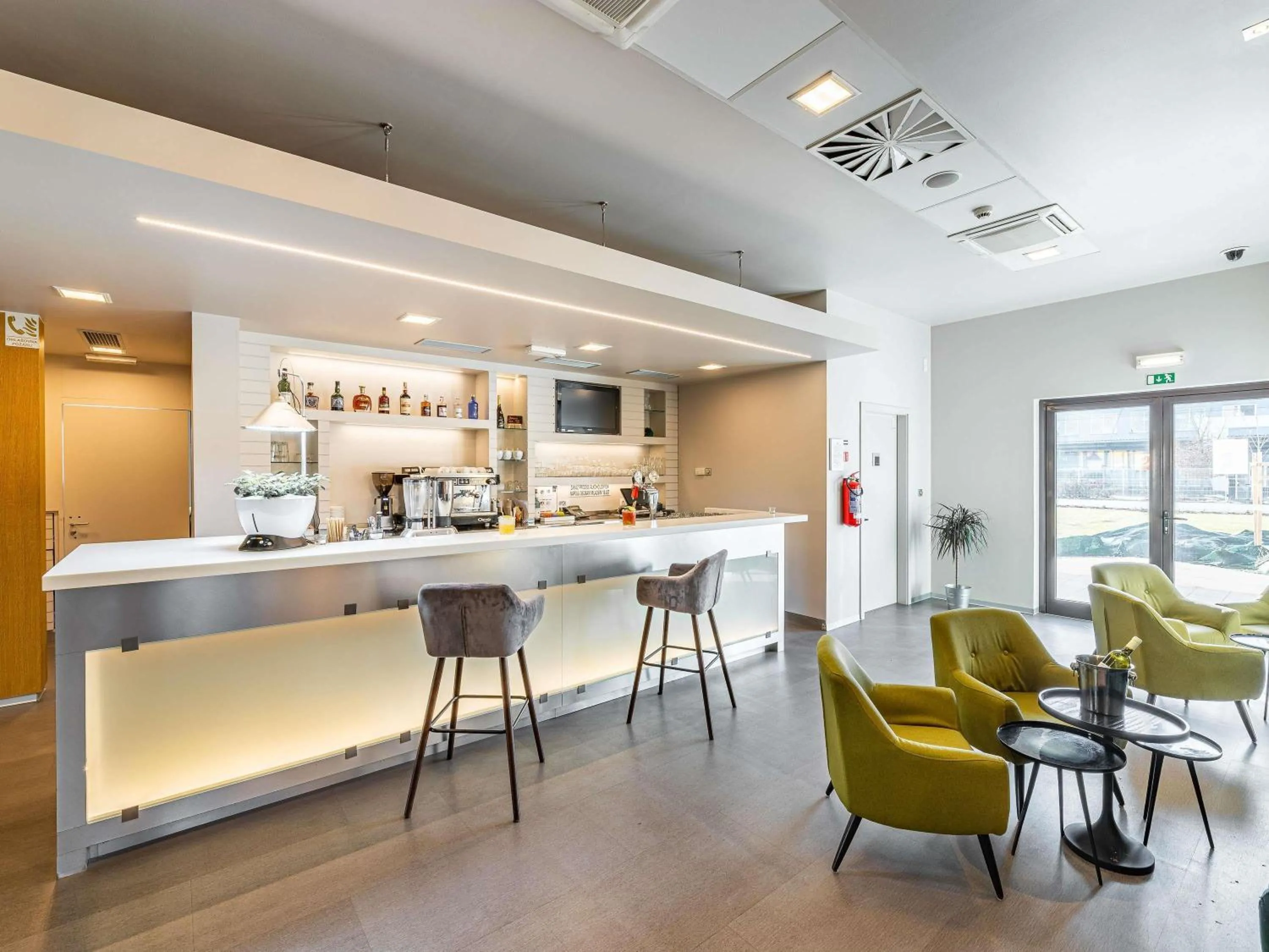 Lounge or bar in Ibis Hotel Plzeň