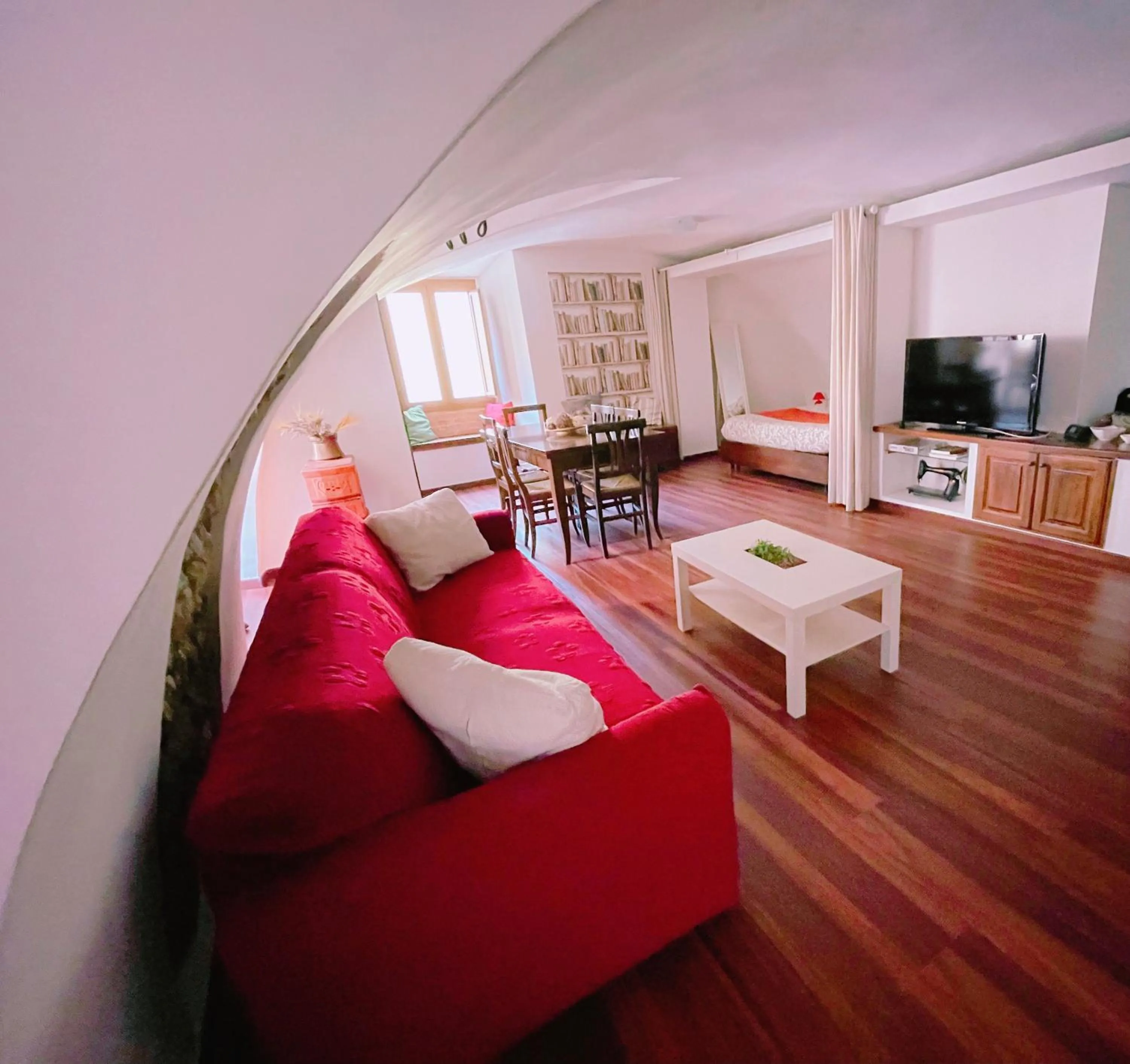 Communal lounge/ TV room in B&B Chiostro San Marco