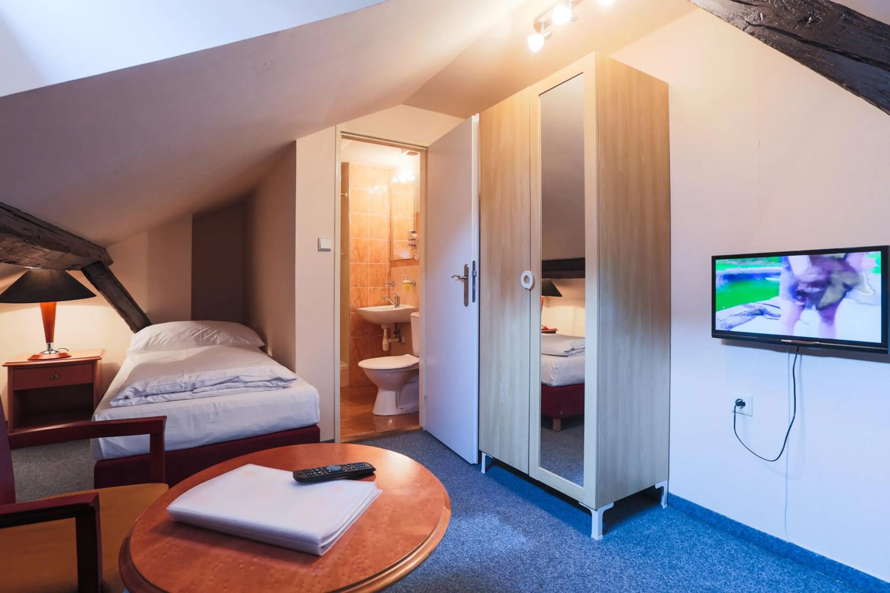 Photo of the whole room, Bed in Pension U Lilie