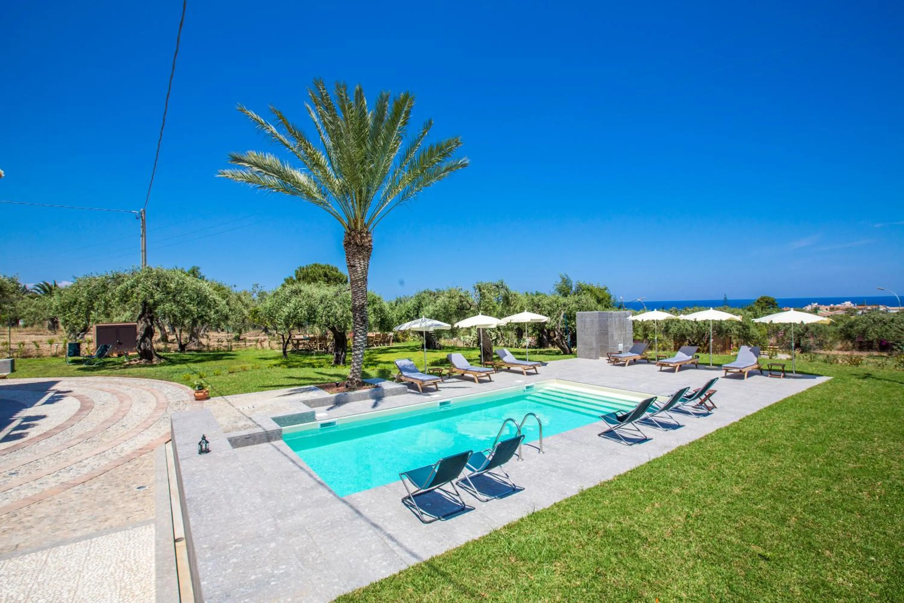 Swimming pool in Il dono di Atena