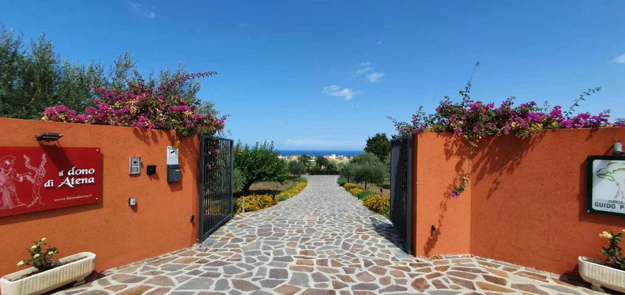 Property building in Il dono di Atena
