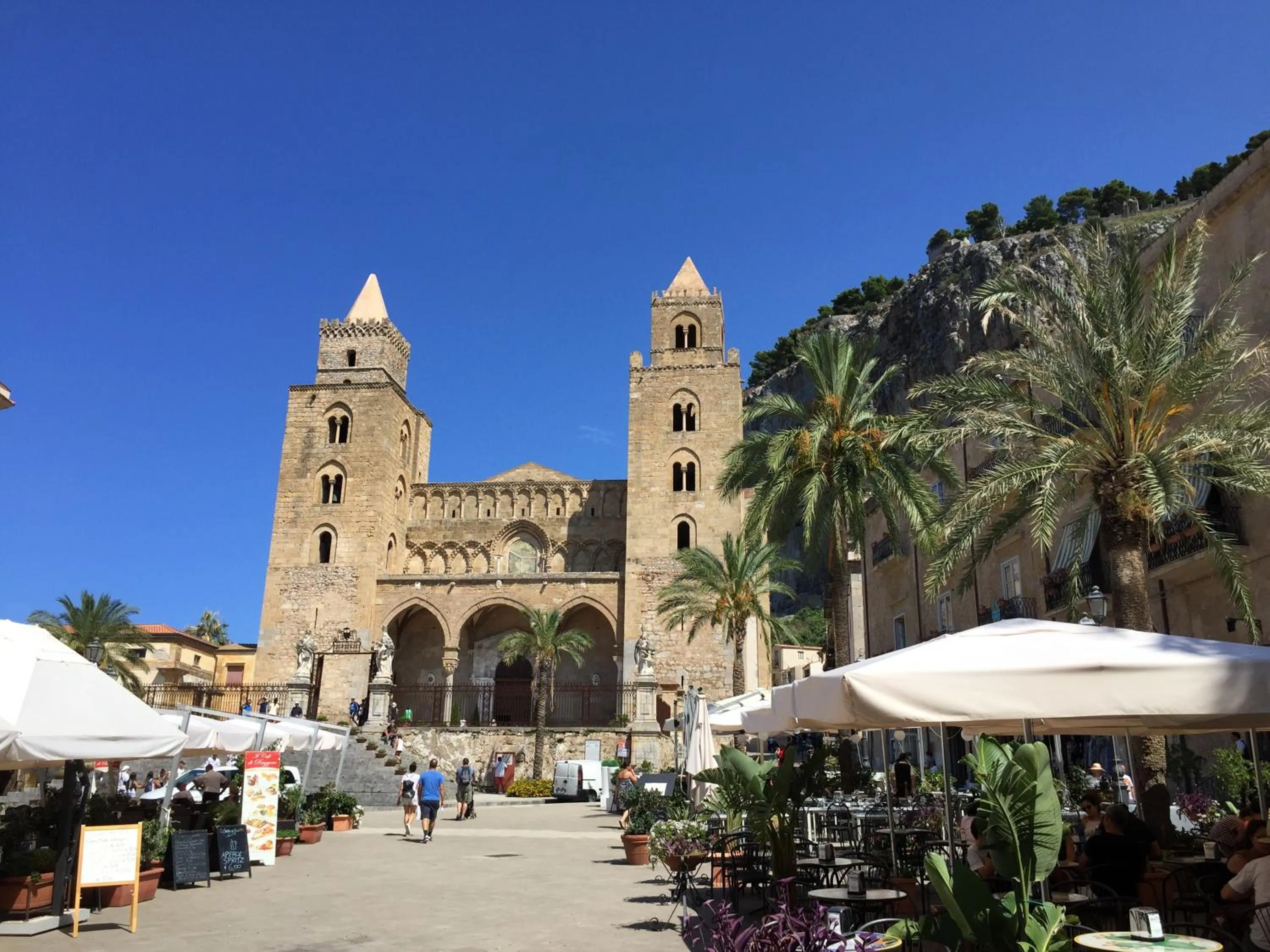 Nearby landmark in Il dono di Atena