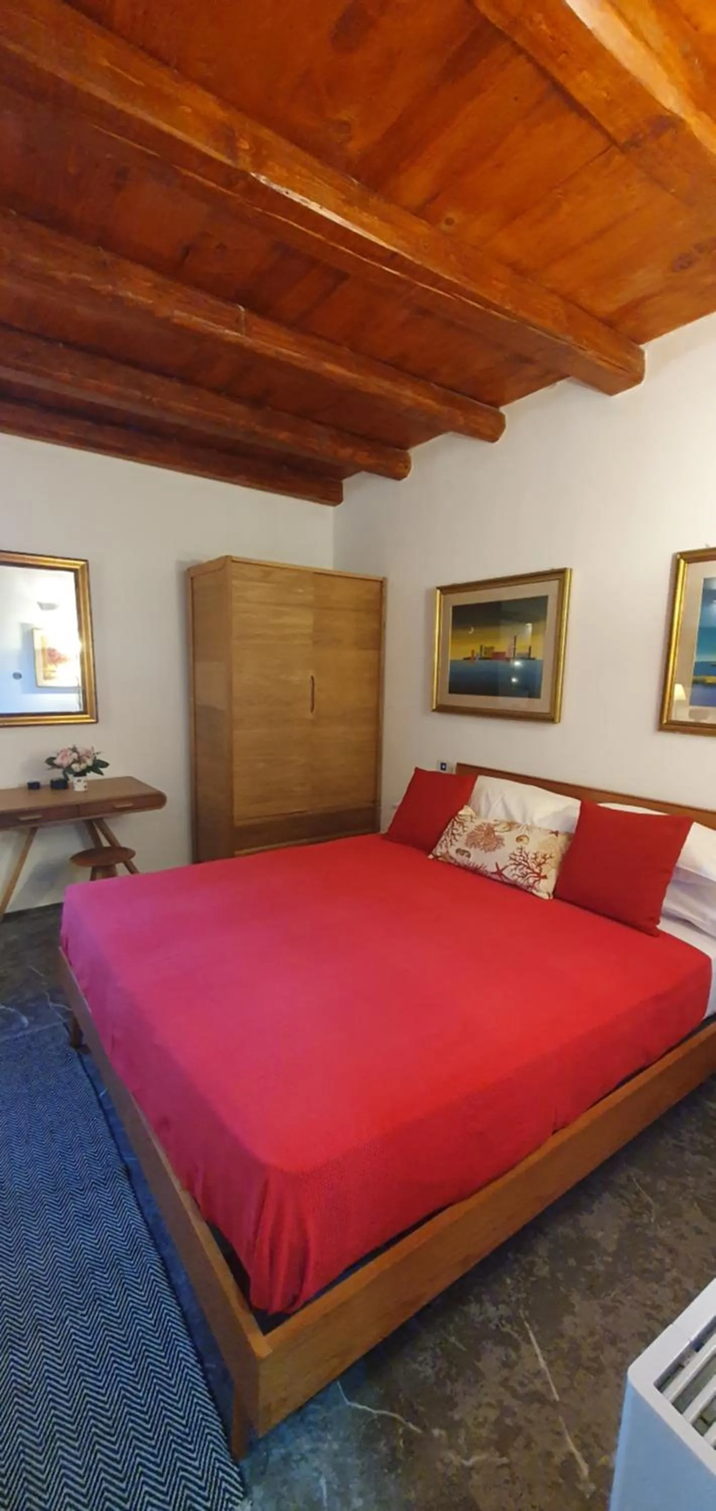 Bedroom, Bed in Il dono di Atena