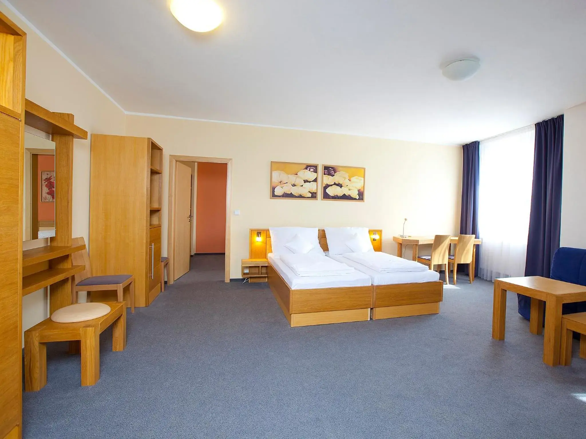 Two-Bedroom Suite in Hotel Trend Two-Bedroom Suite in Hotel Trend