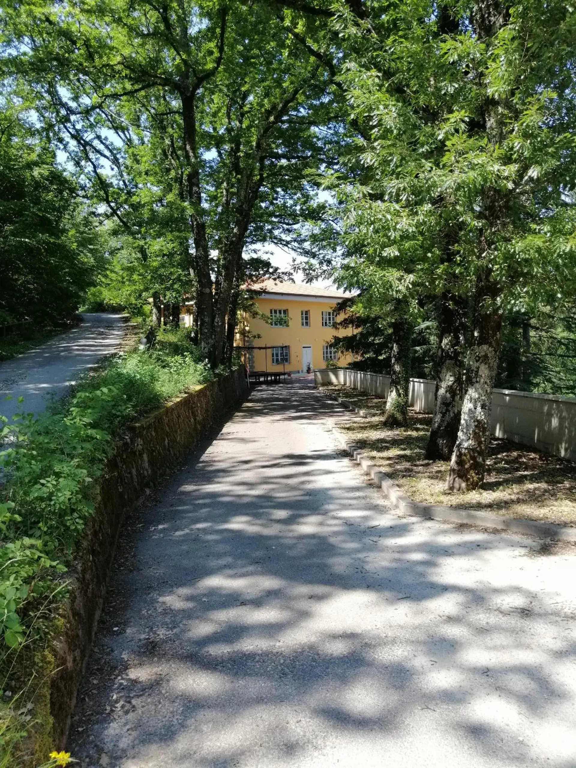 Eight-Bedroom House in Ostello La Miniera Eight-Bedroom House in Ostello La Miniera