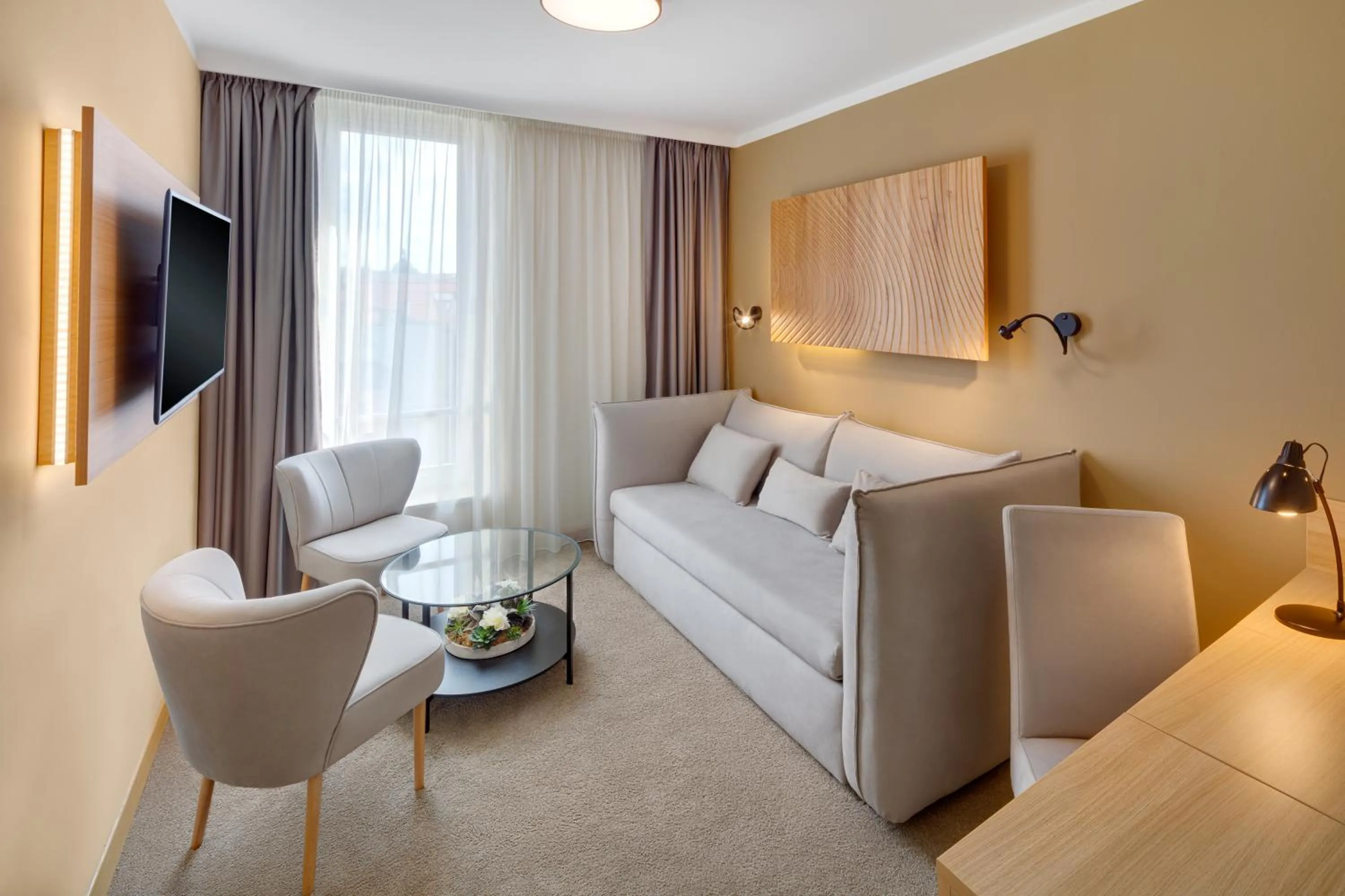 TV and multimedia in Hotel Clement