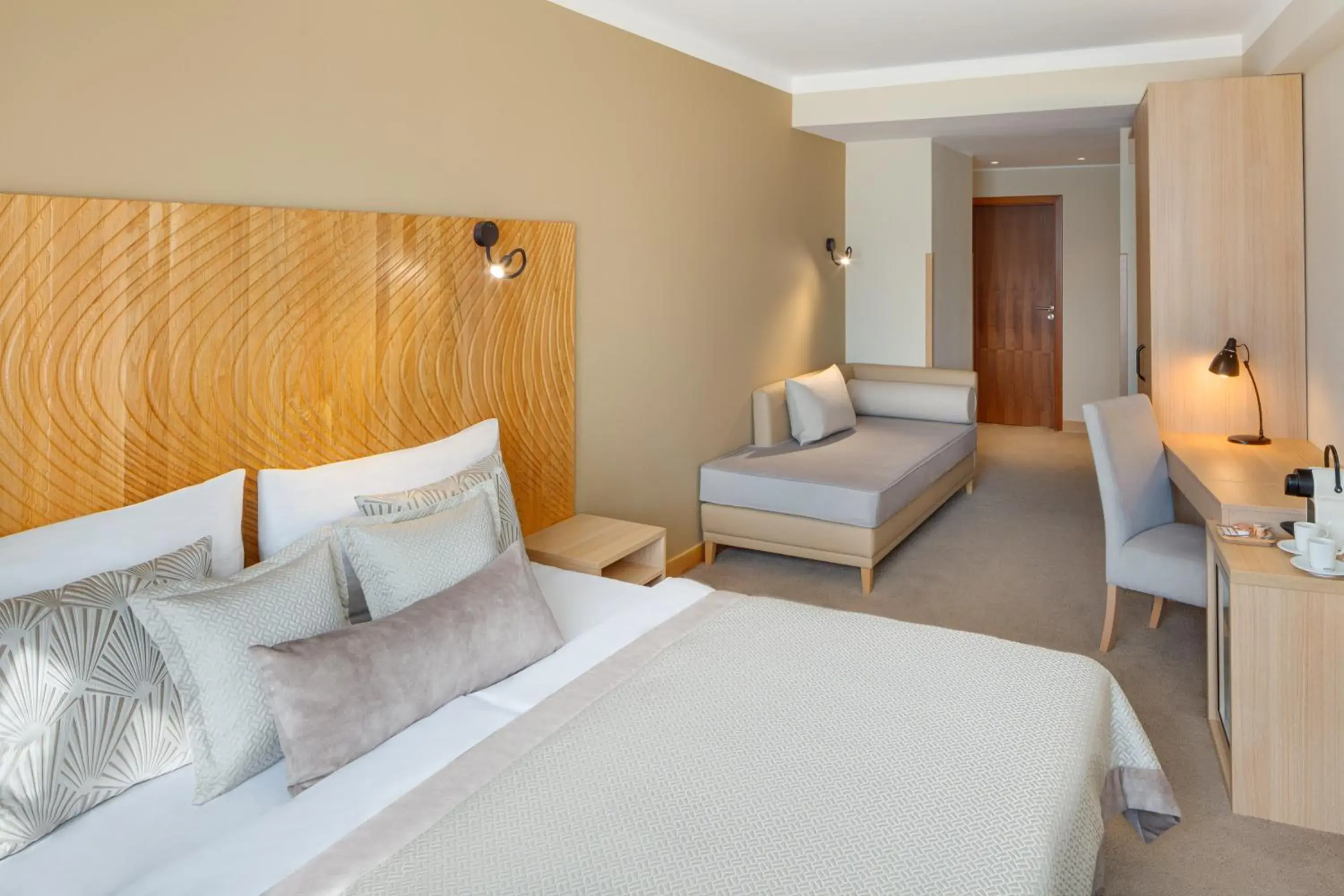 Standard Double or Twin Room with Extra Bed in Hotel Clement Standard Double or Twin Room with Extra Bed in Hotel Clement