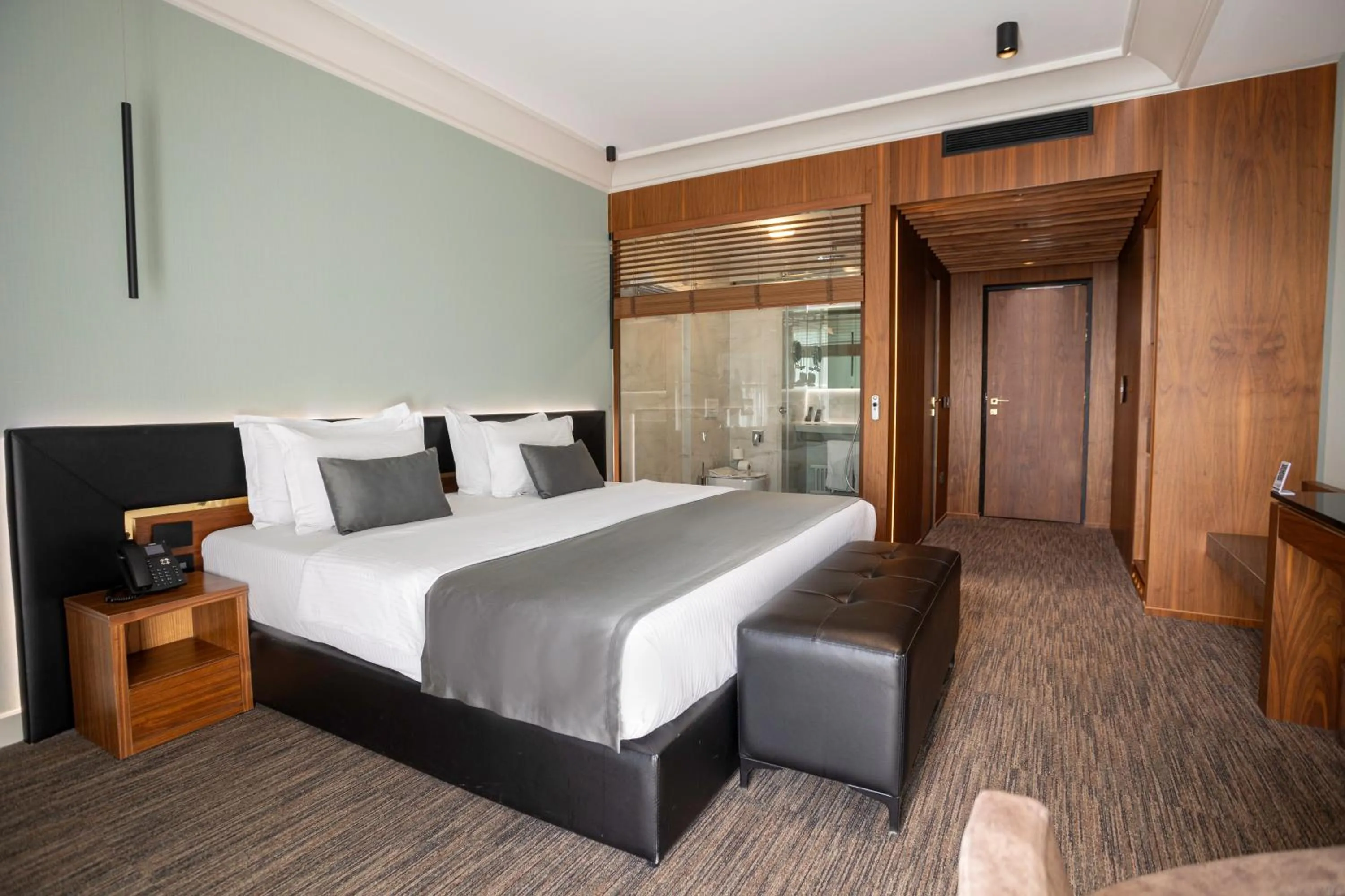 Double Room with Pool View in Select Hill Resort