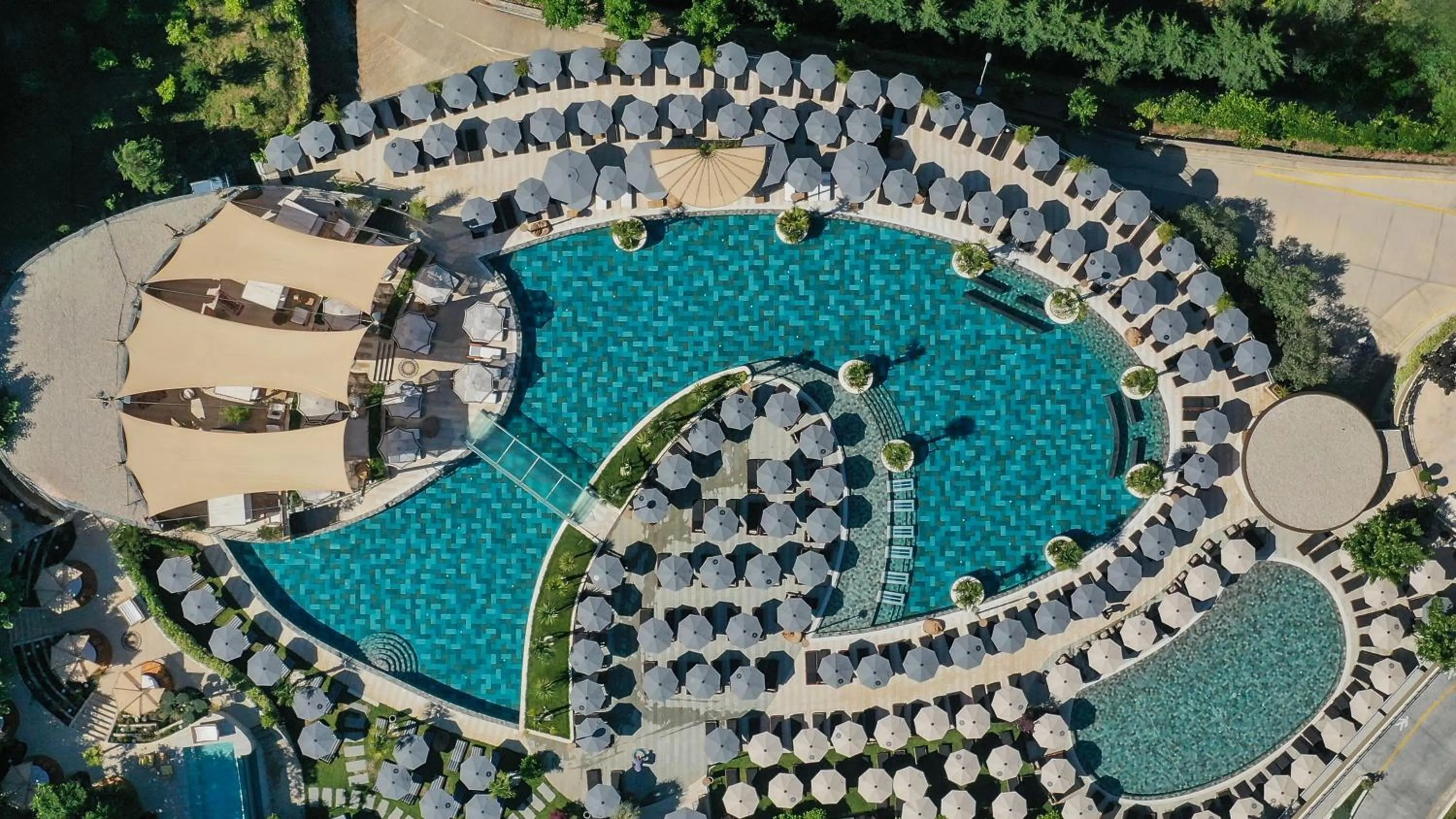 Select Hill Resort