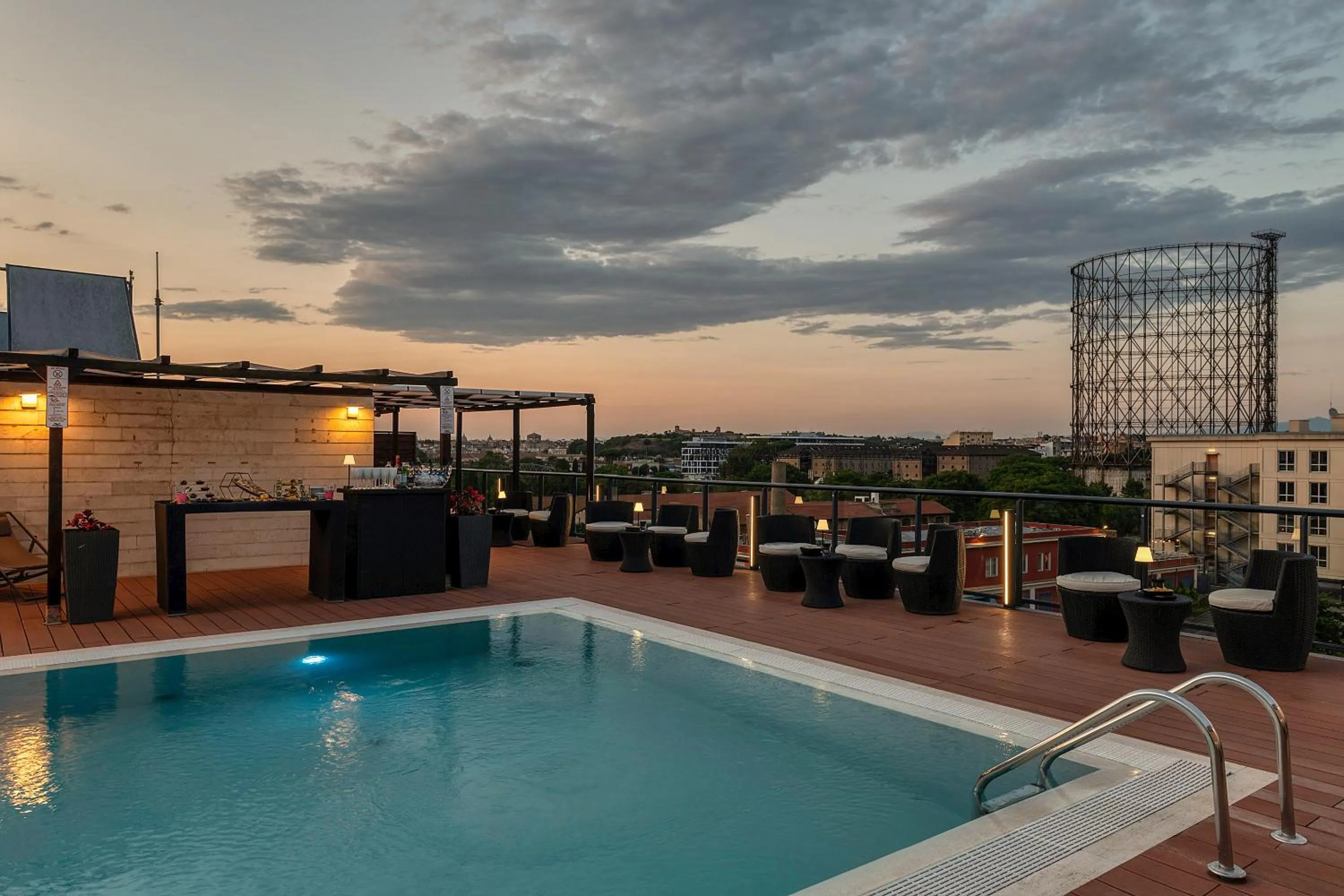 Swimming pool in H10 Roma Città