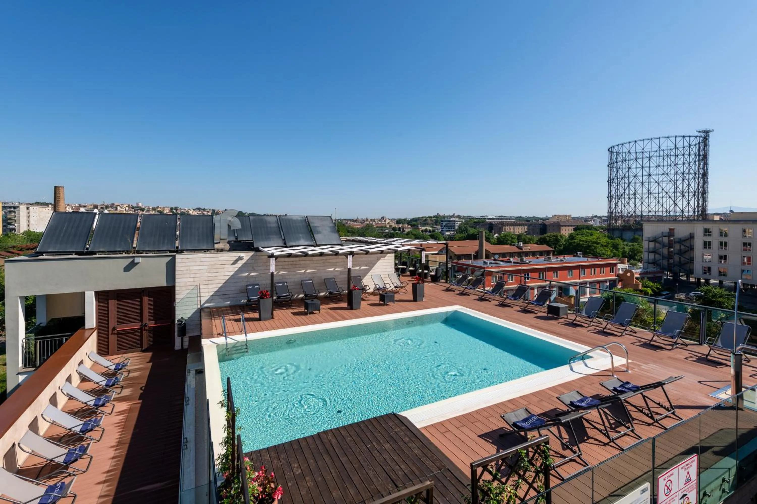 Pool view in H10 Roma Città